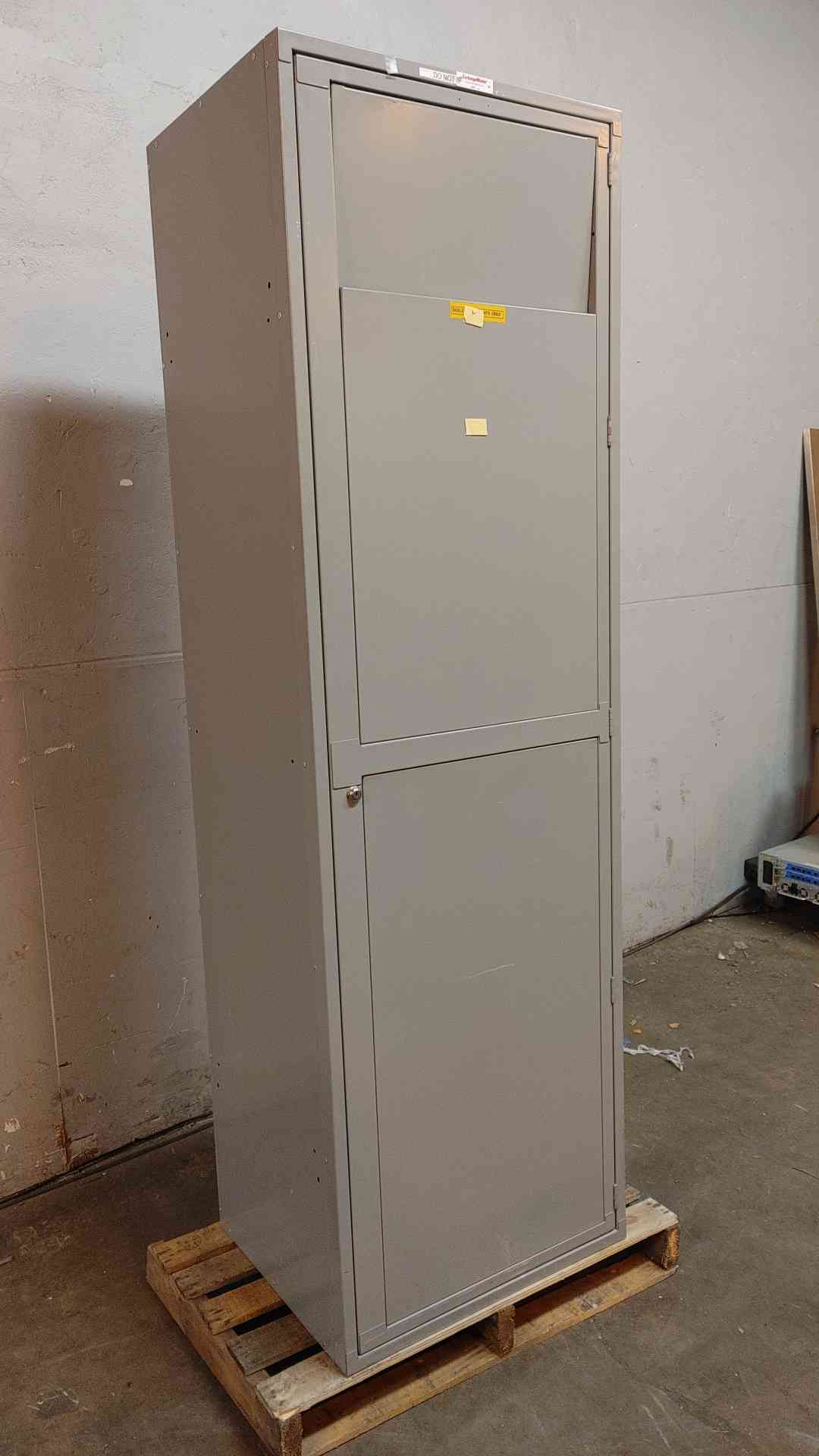 7' Tall Exchange Master Uniform Locker(104408)