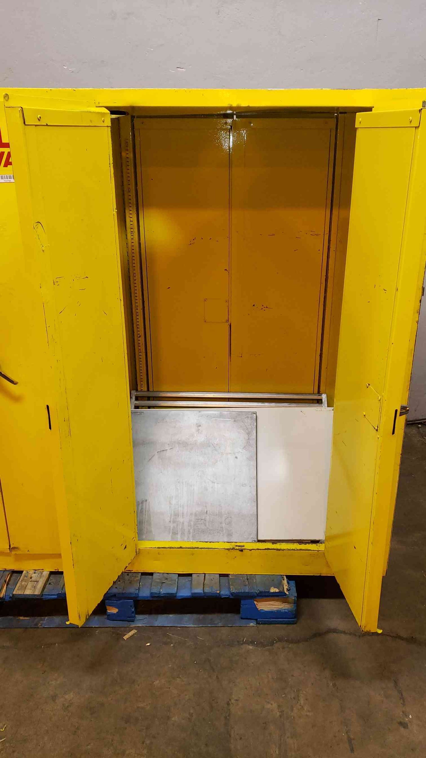 6'x2'x5' Dual Flammable Cabinet 4 Door Front/Back(S6LLST2398)