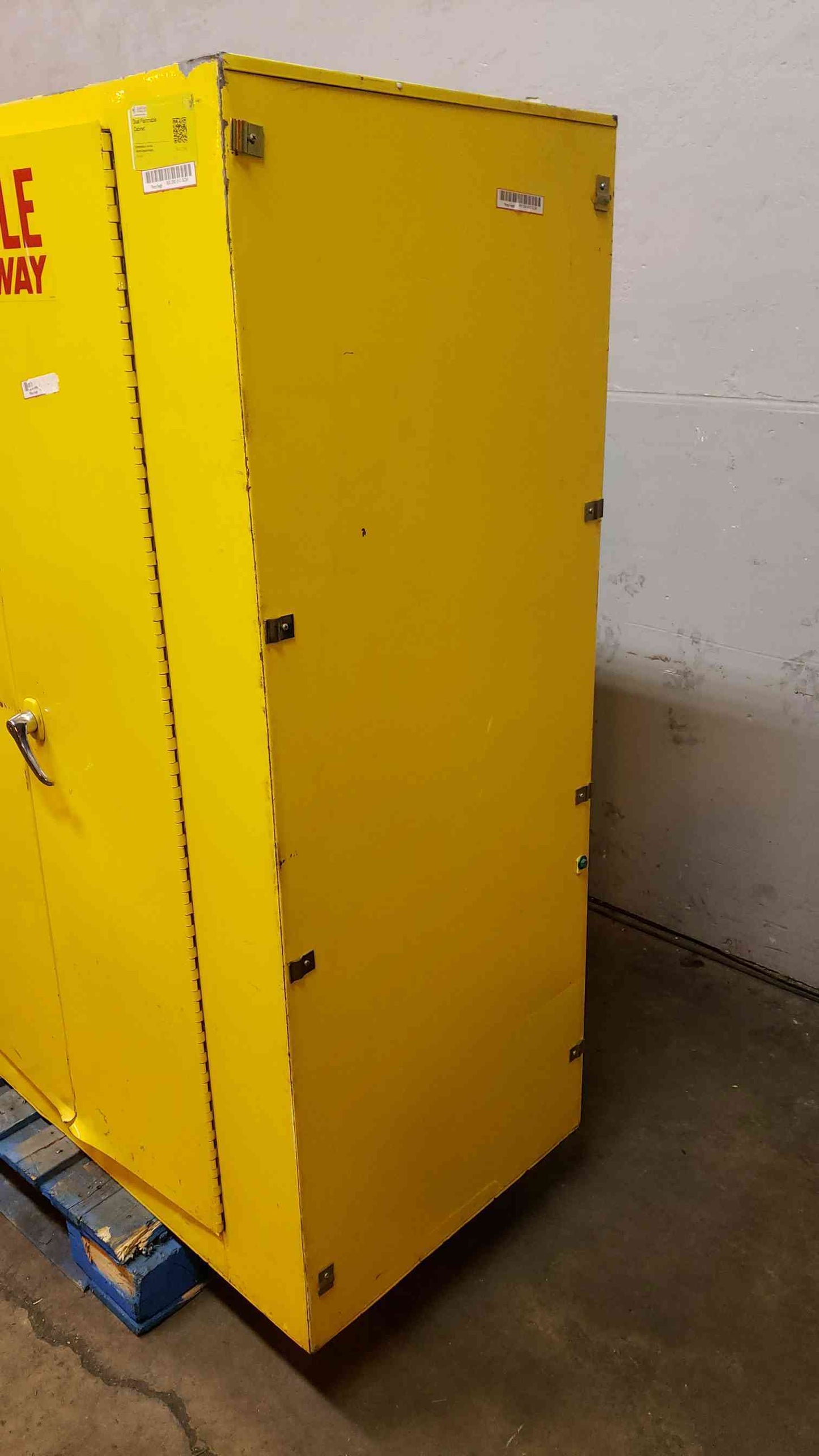 6'x2'x5' Dual Flammable Cabinet 4 Door Front/Back(S6LLST2398)