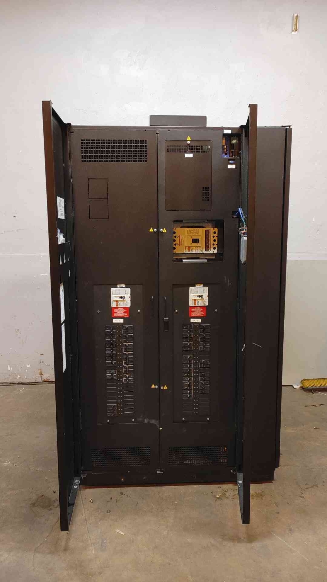 150KVA Eaton PDU-A 480V x 208/120 3PH 4W EE083SXX12 '11(104592)