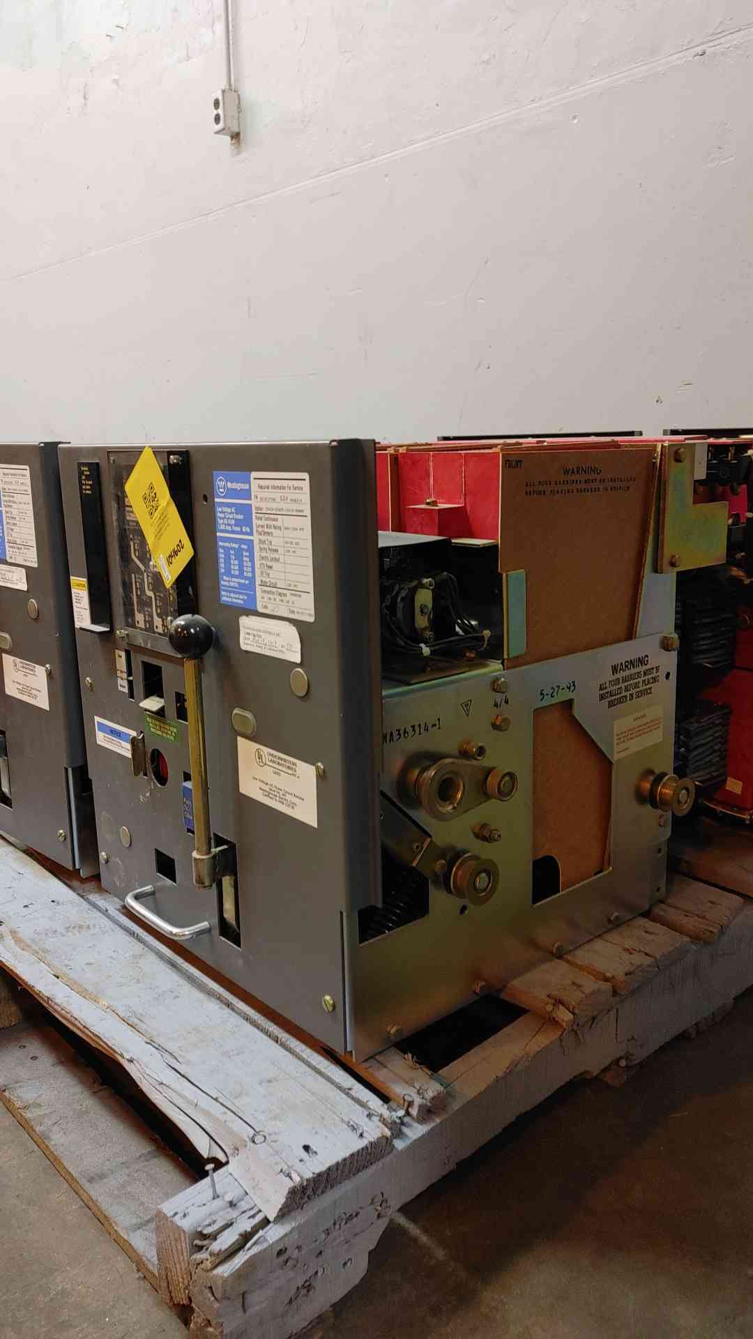 Westinghouse LV Circuit Breaker 600/1600A 120VAC DS416H(104602)