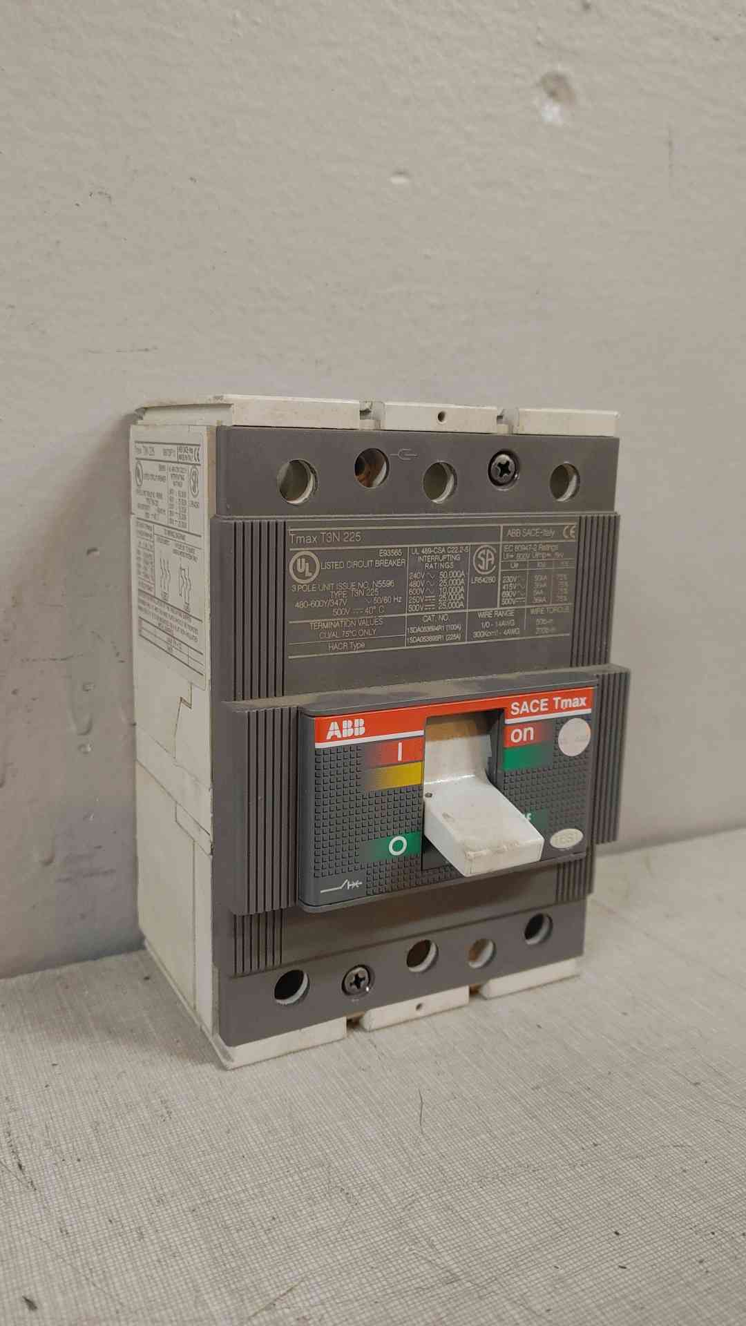 ABB Sace Tmax T3N 225A 3 Pole Circuit Breaker 480-600Y/347V N5596(104646)