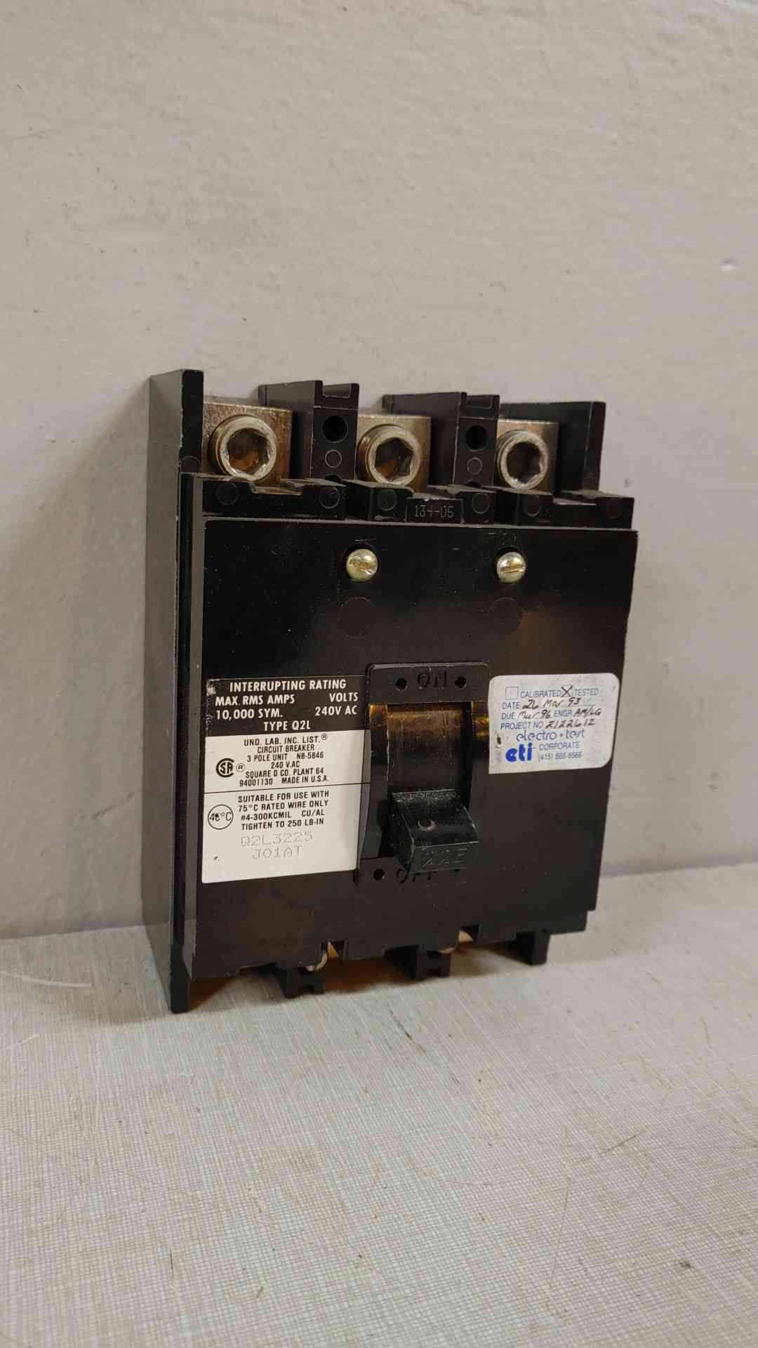 Lot of 60 Square D 225A 3 Pole Circuit Breaker 240VAC Q2L3225(104625)