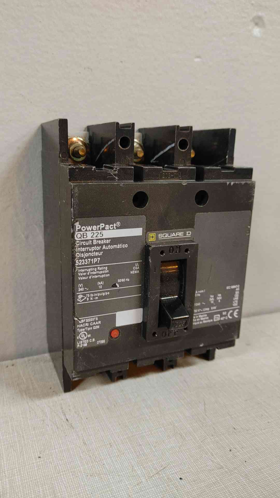 Square D PowerPact 225A 3 Pole Circuit Breaker 240V 10KA QB225(104633)
