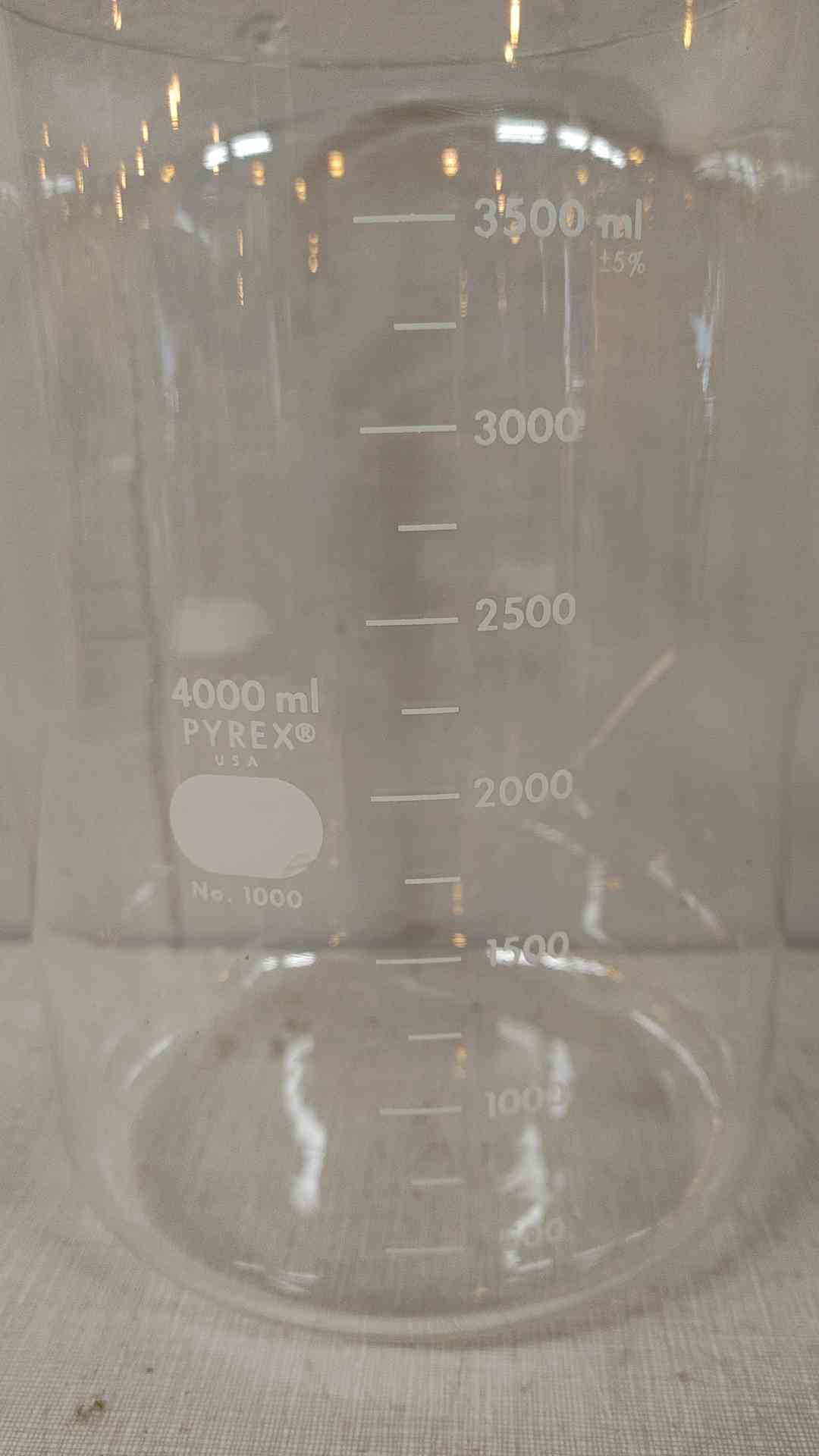 *Pickup Only* Pyrex Laboratory Glassware 4000ML Beaker(104667)