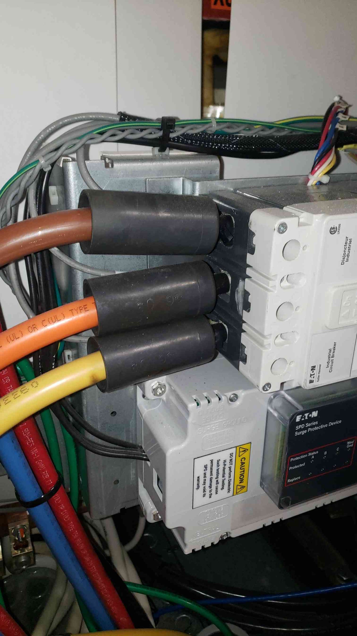 150KVA Eaton PDU 480V x 208/120V PDU257709-001 Power Distribution Unit (106314)