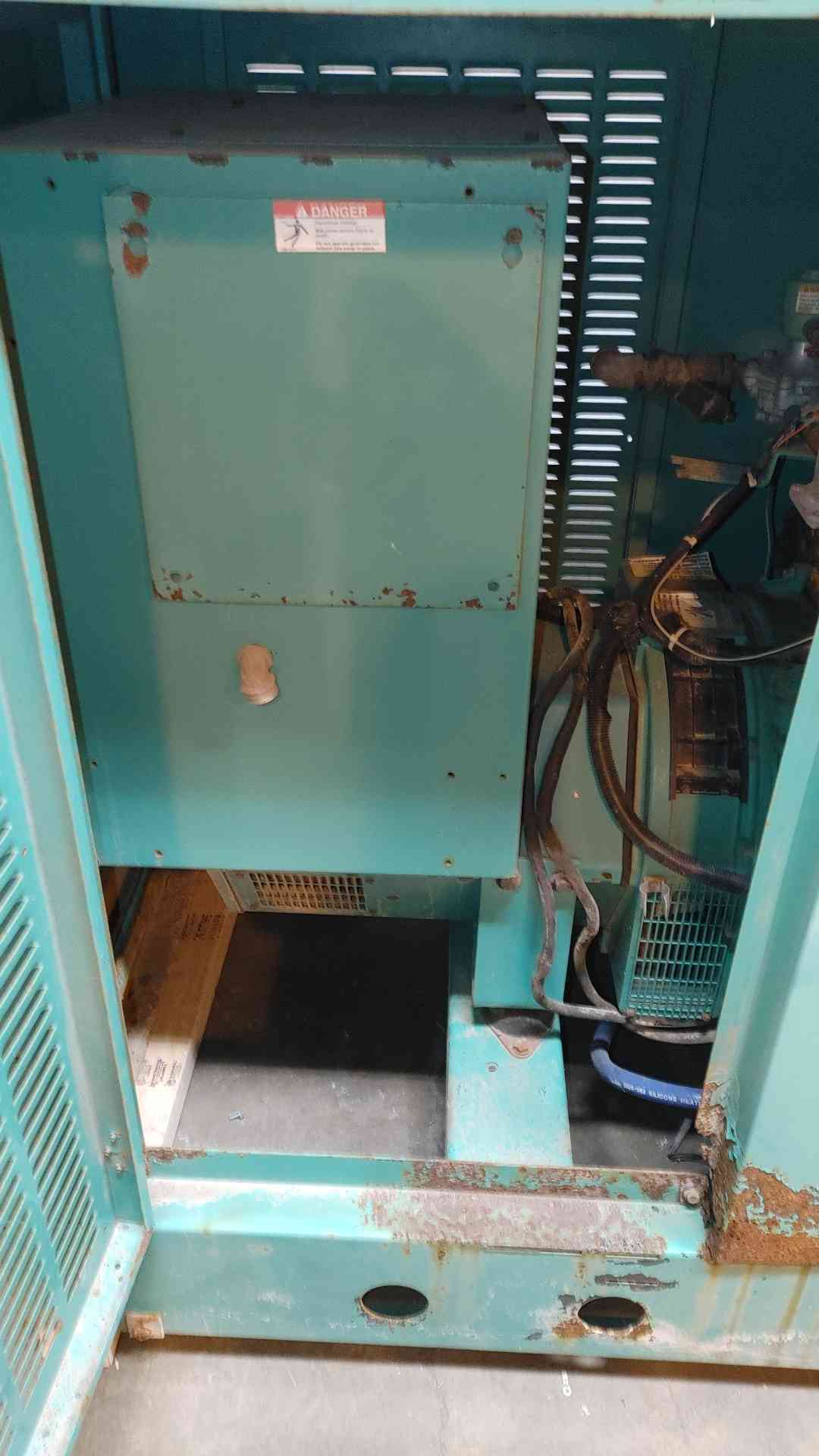 65KW Cummins GGHB-4479011 120/240 195A 3PH NG/LP 399.9 Hrs. Load Tested