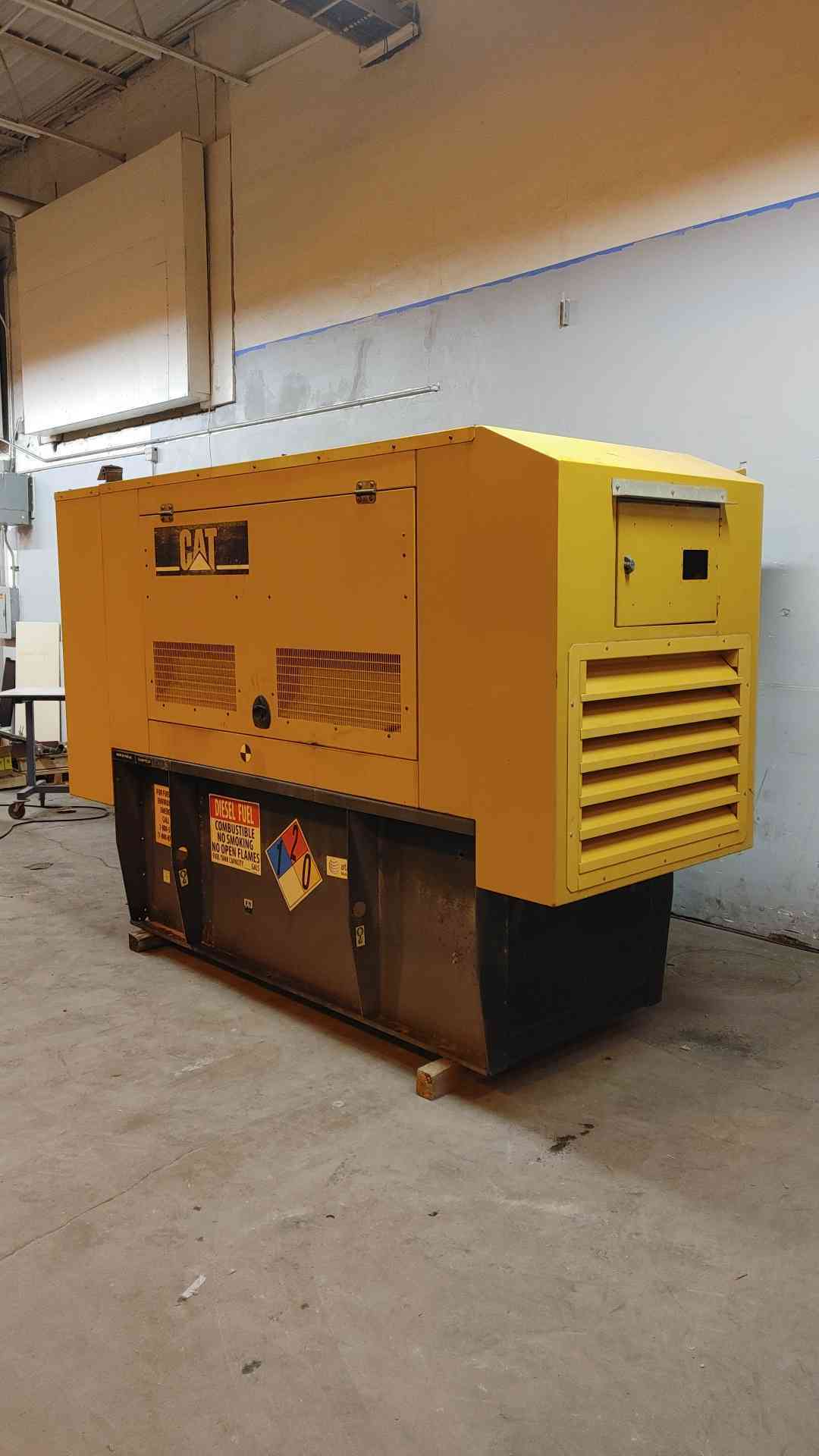 60KW Caterpillar Olympian Generator 1401Hrs 1PH Diesel 4001E C4.4 TESTED