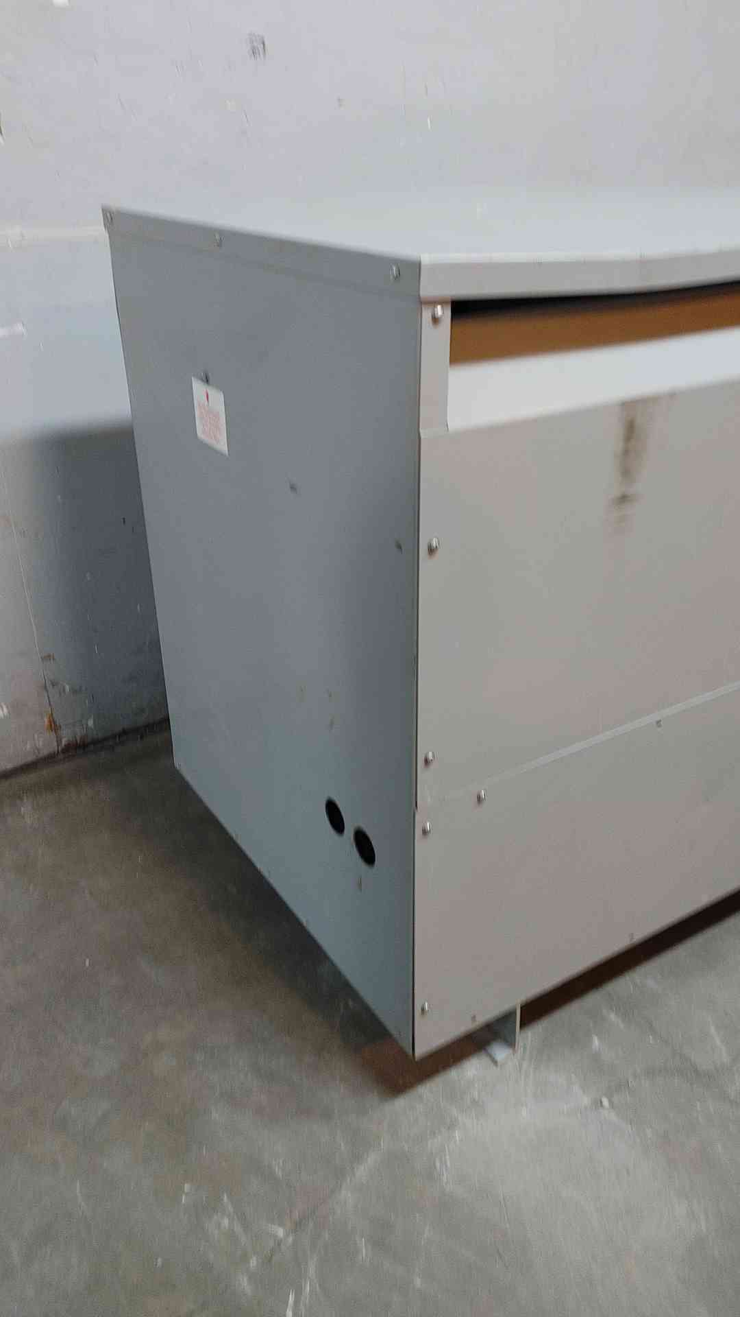 Siemens Dry Transformer 300KVA 480v x 208Y/120VAC 3PH 3F3Y300K13