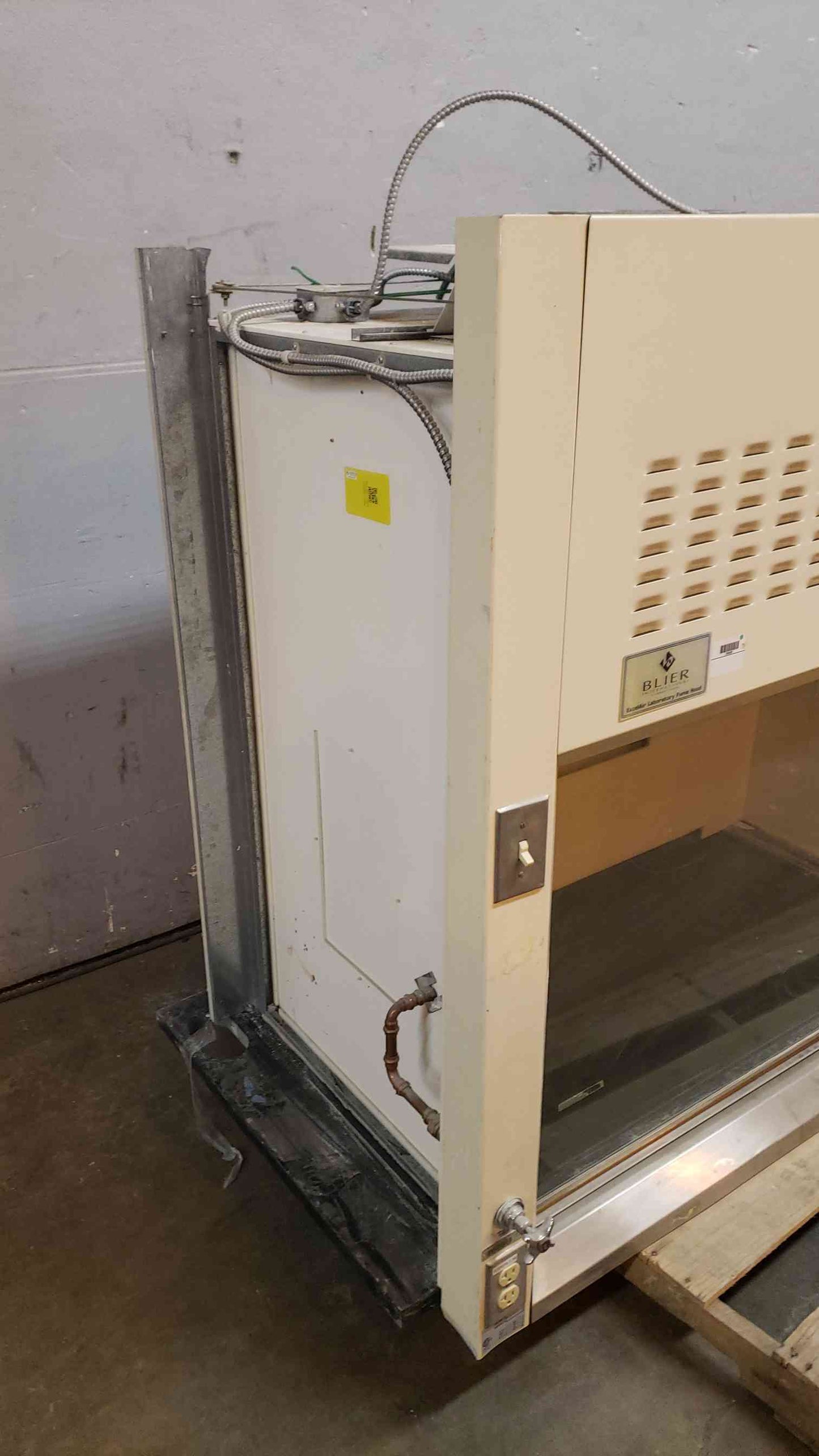 Blier 5' ExcelAir Laboratory Fume Hood Ducted Fume Hood (SKU: 107828)