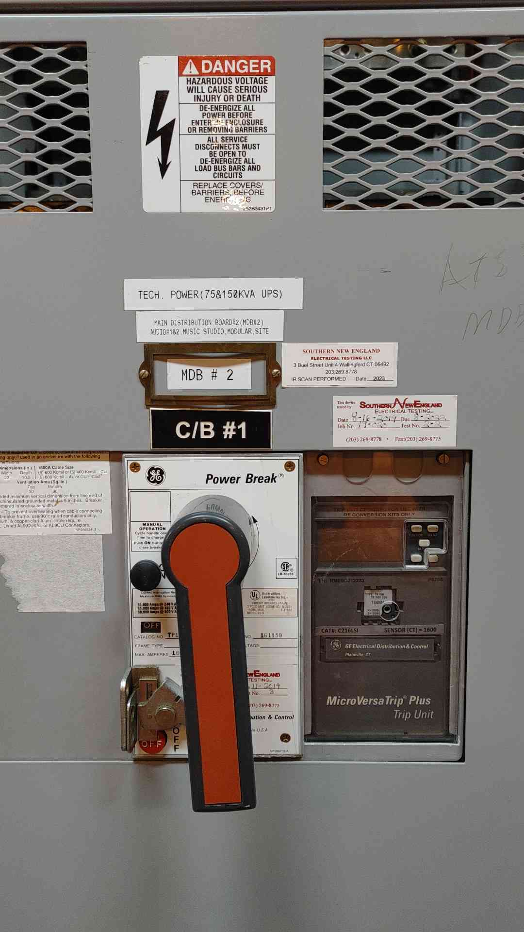 GE Spectra Switchboard 3000A 208Y/120V 3PH 4W 4 Section TP3030 Switchgear