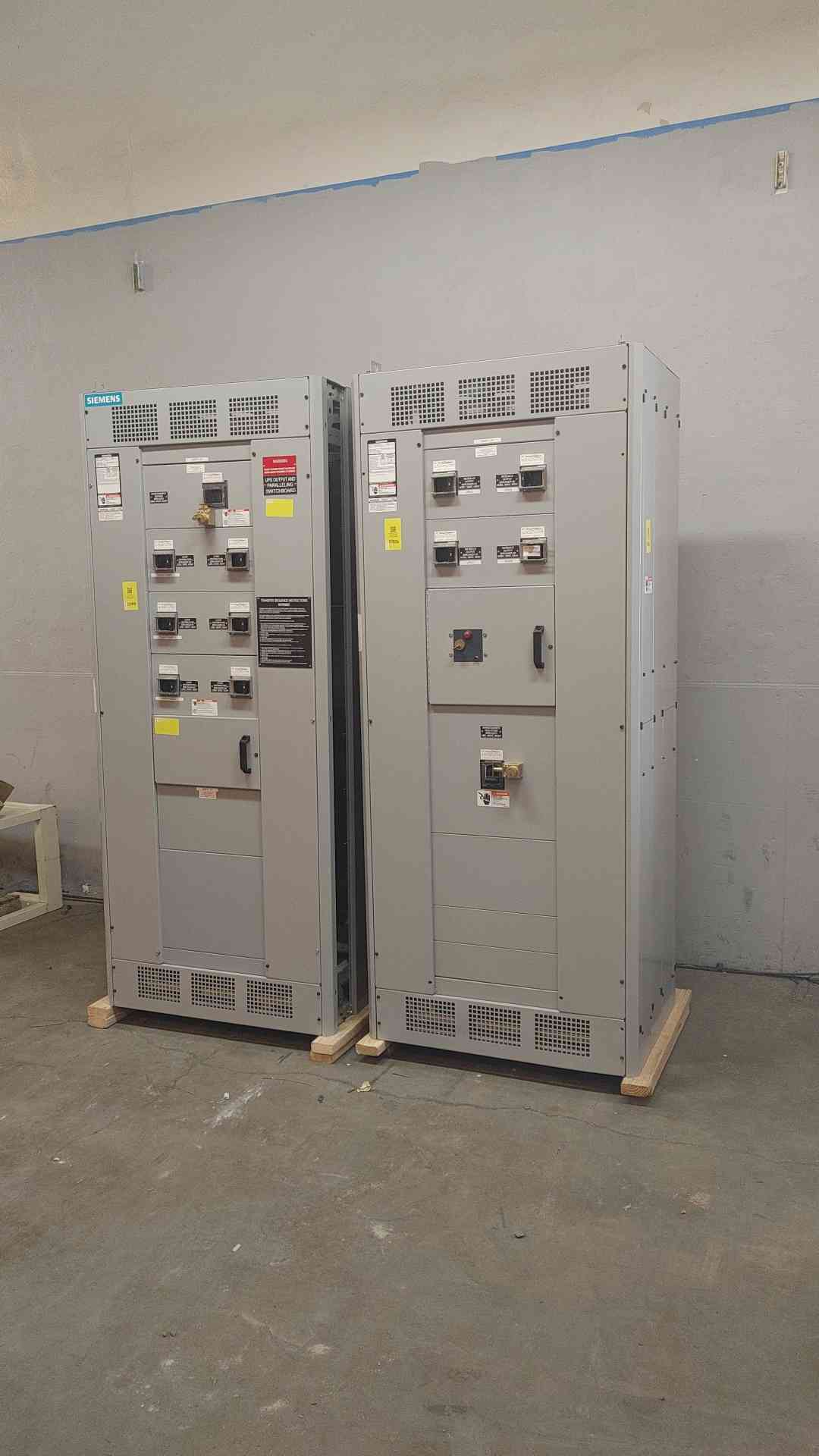 800A Siemens 2 Section Switchboard 480Y/277V 4W 2x 800A Main & 10x 350A Distribution