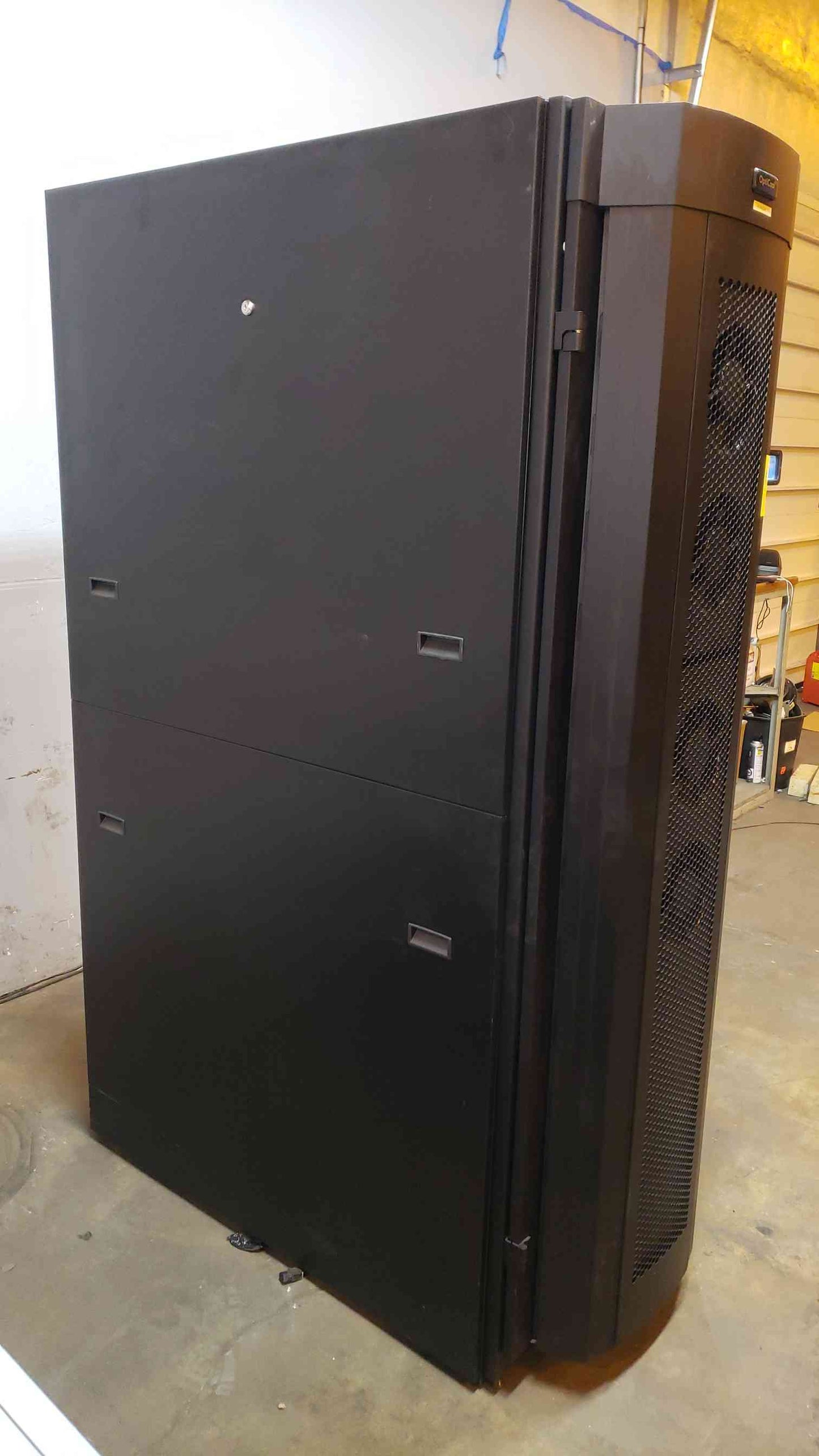 IBM Opticool Rolling Server Rack 7014-T42 Front Door Cooling 10KW R134 1 Side In-Row (108129)