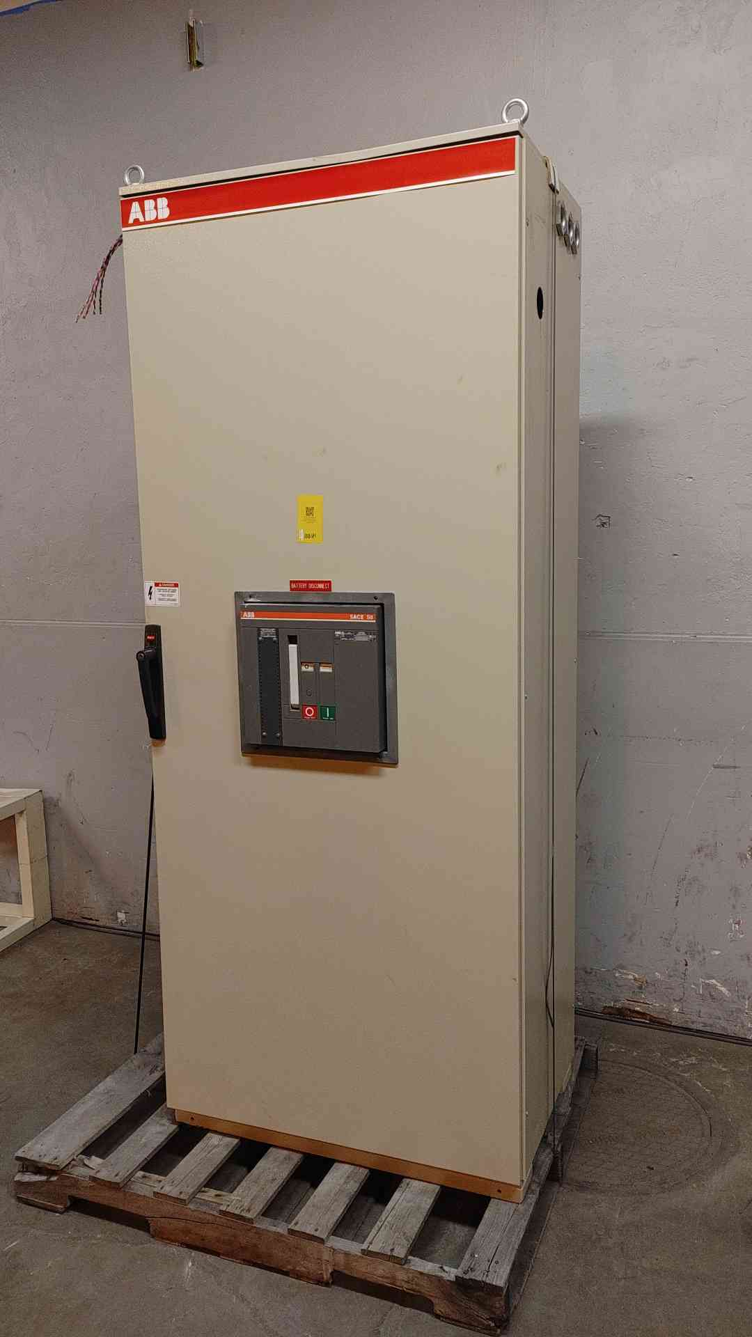 ABB Battery Disconnect Switch 2500A 3 Pole 600VAC 600VDC S8D (108181)