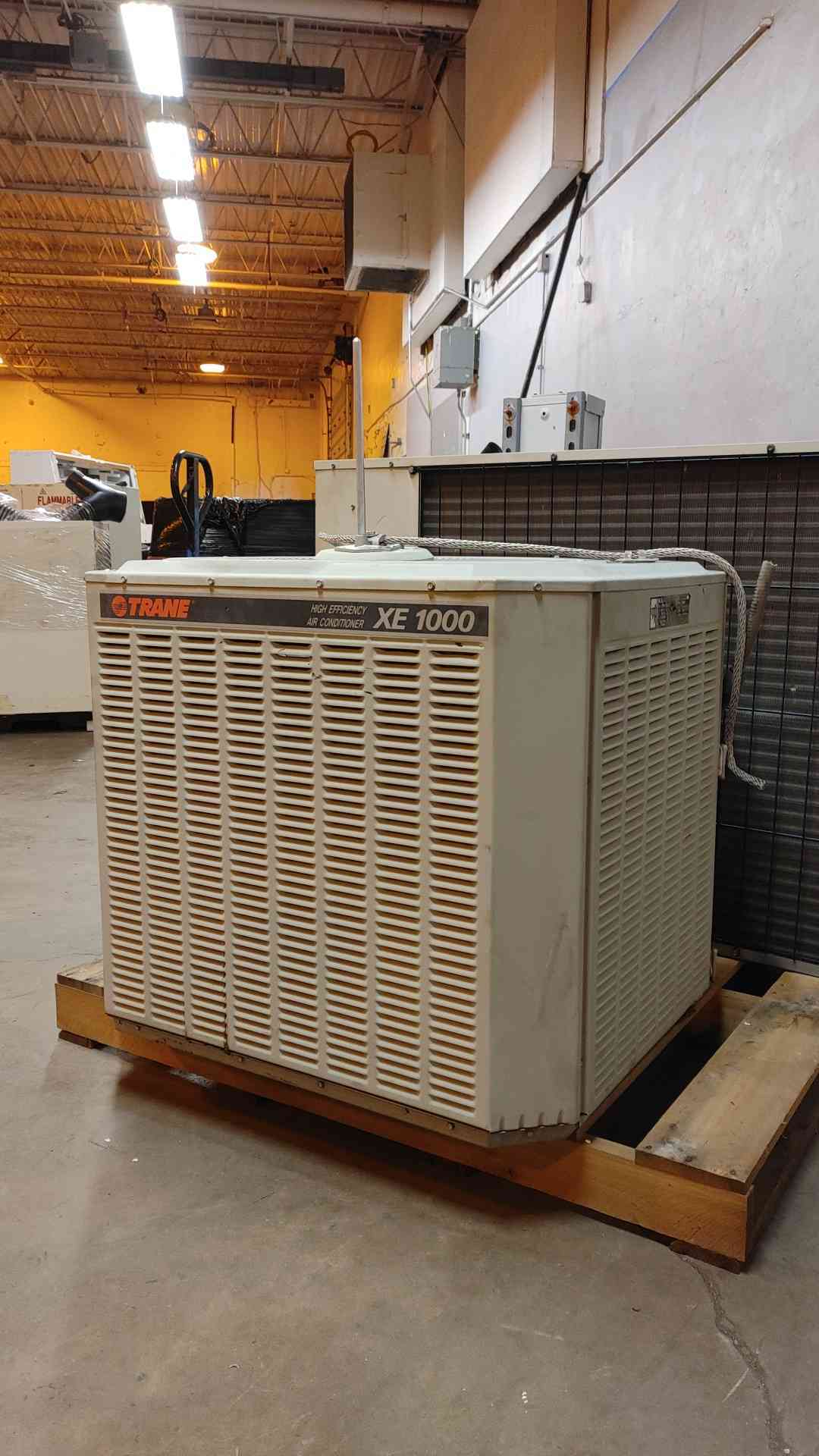 Trane XE1100 Outdoor High-Efficiency AC 208/230V 1PH TTR048D100A2 (108376)
