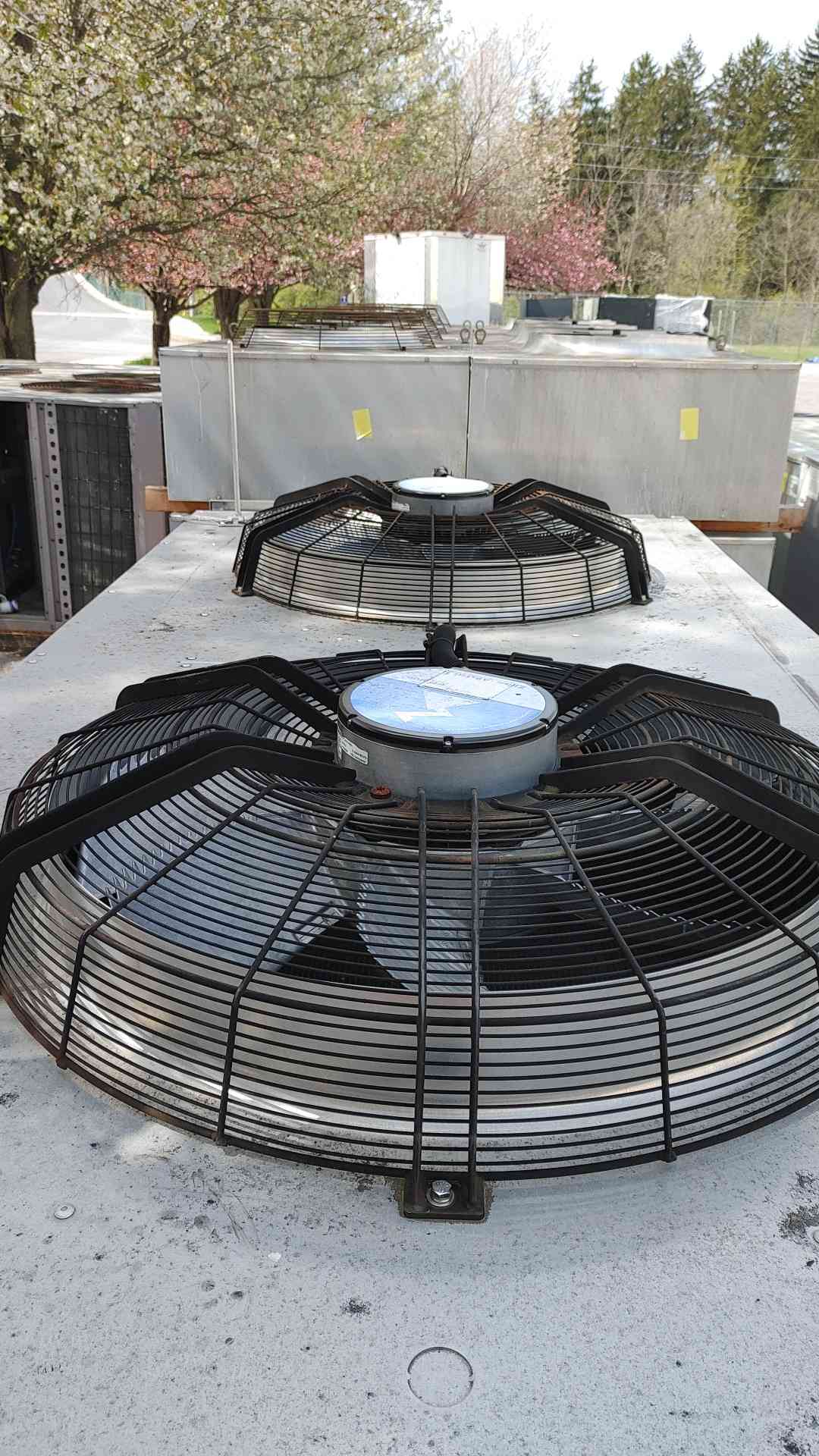 Liebert 2 Fan Condenser 460V 3PH 1.5HP MCL110E8ADB451 (108420)