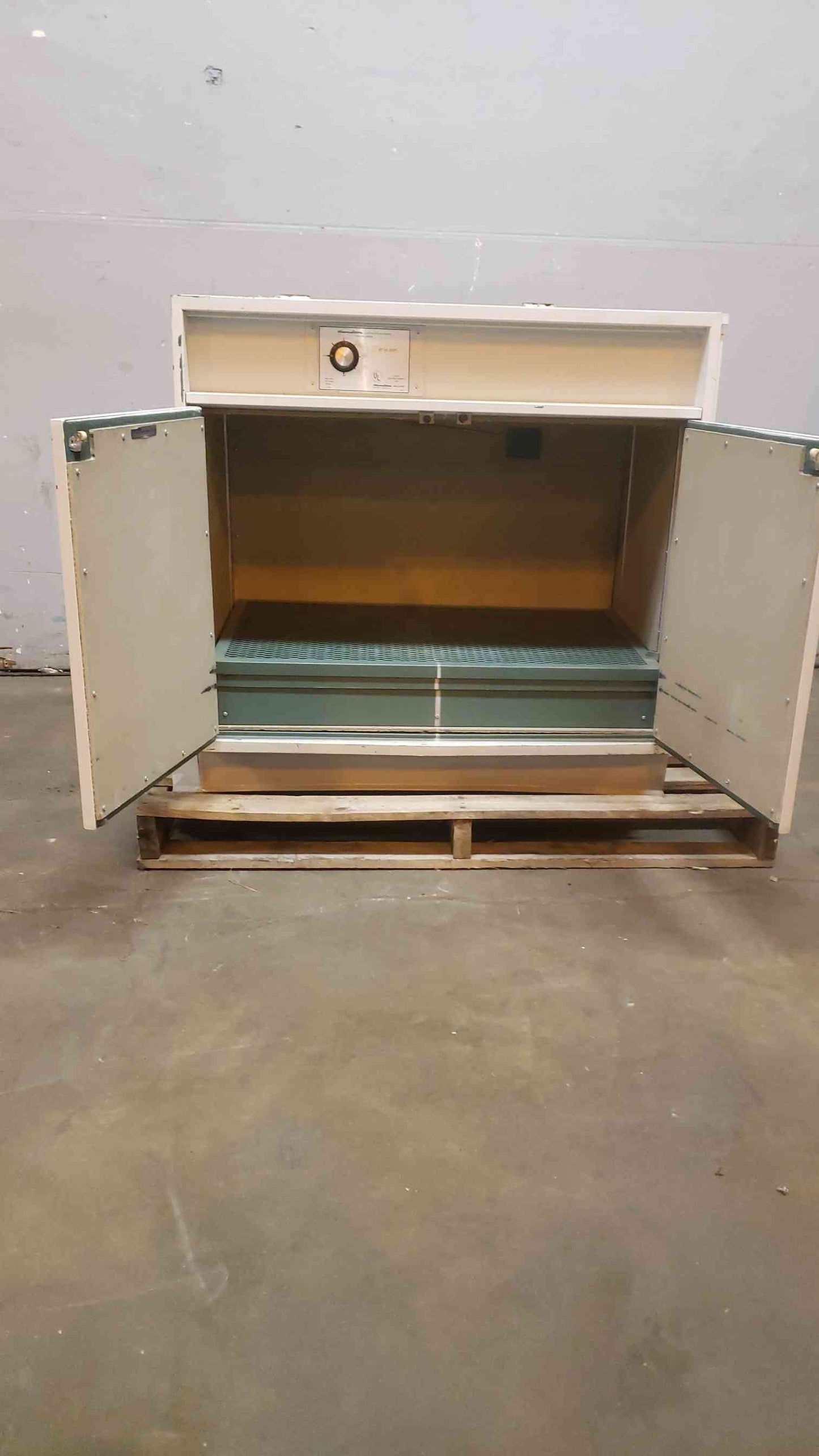 3' Hamilton Electric Drying Cabinet Standing Height Metal Casework (108512)
