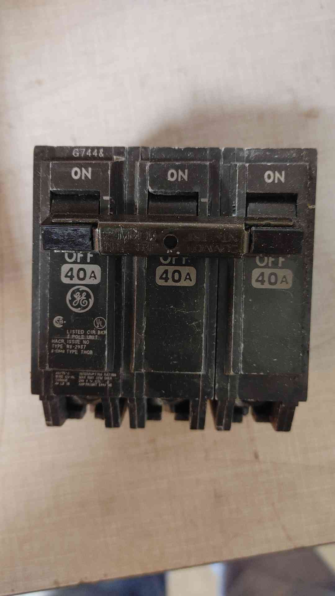 Huge Lot Of Assorted Breakers (108573)