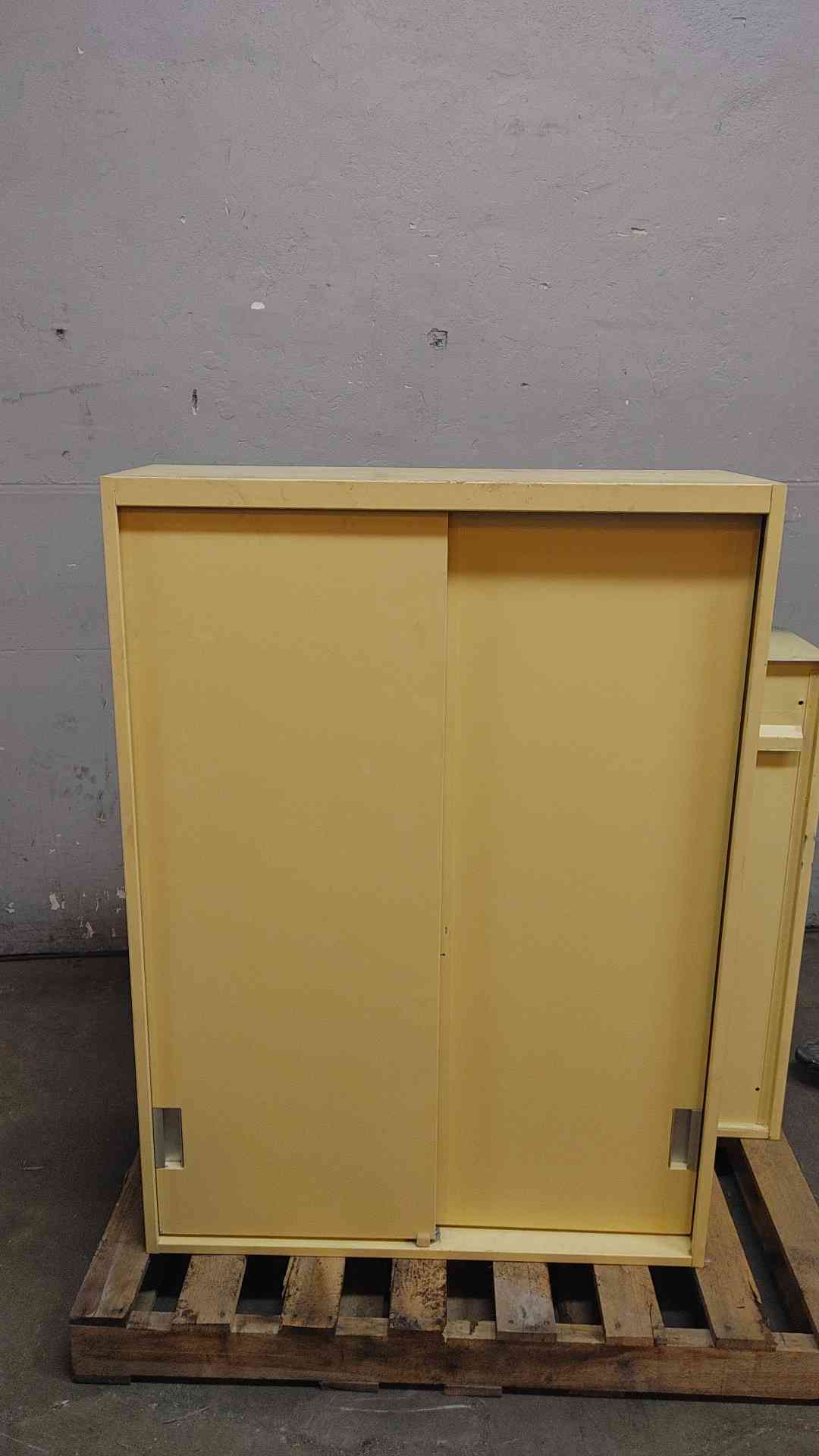 4' Tall Metal Sliding Doors Overhead Casework (108619)