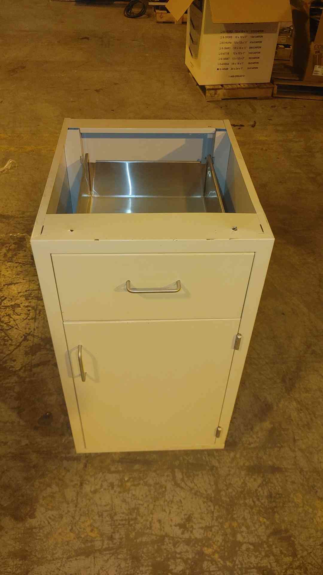 18" Lab Bench Casework Door / Drawer Hamilton(S6LLST0581)