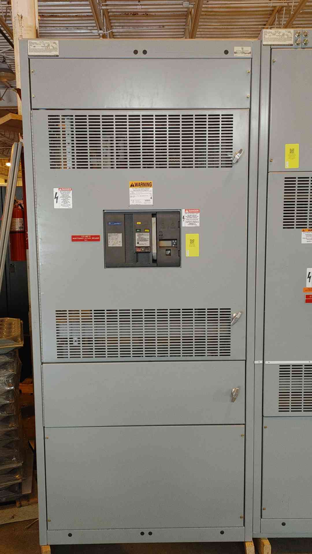 GE 8 Section Powerware Switchgear 3200A 4000A 3PH 480V 9 Mains, Tie, & Distribution (108470)