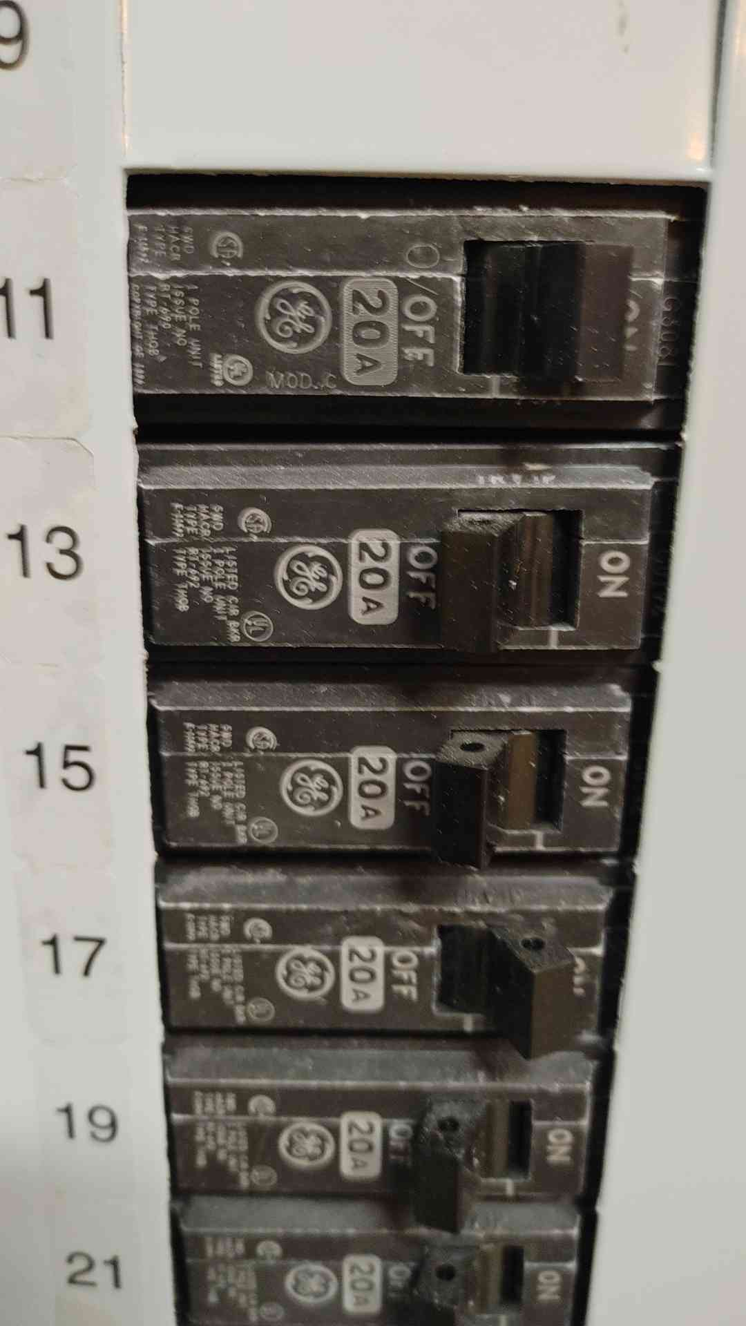 General Electric A Series Panelboard AQF3422ABX 225 AMP 208Y/120 V 3 PHASE 4 WIRE (108834)