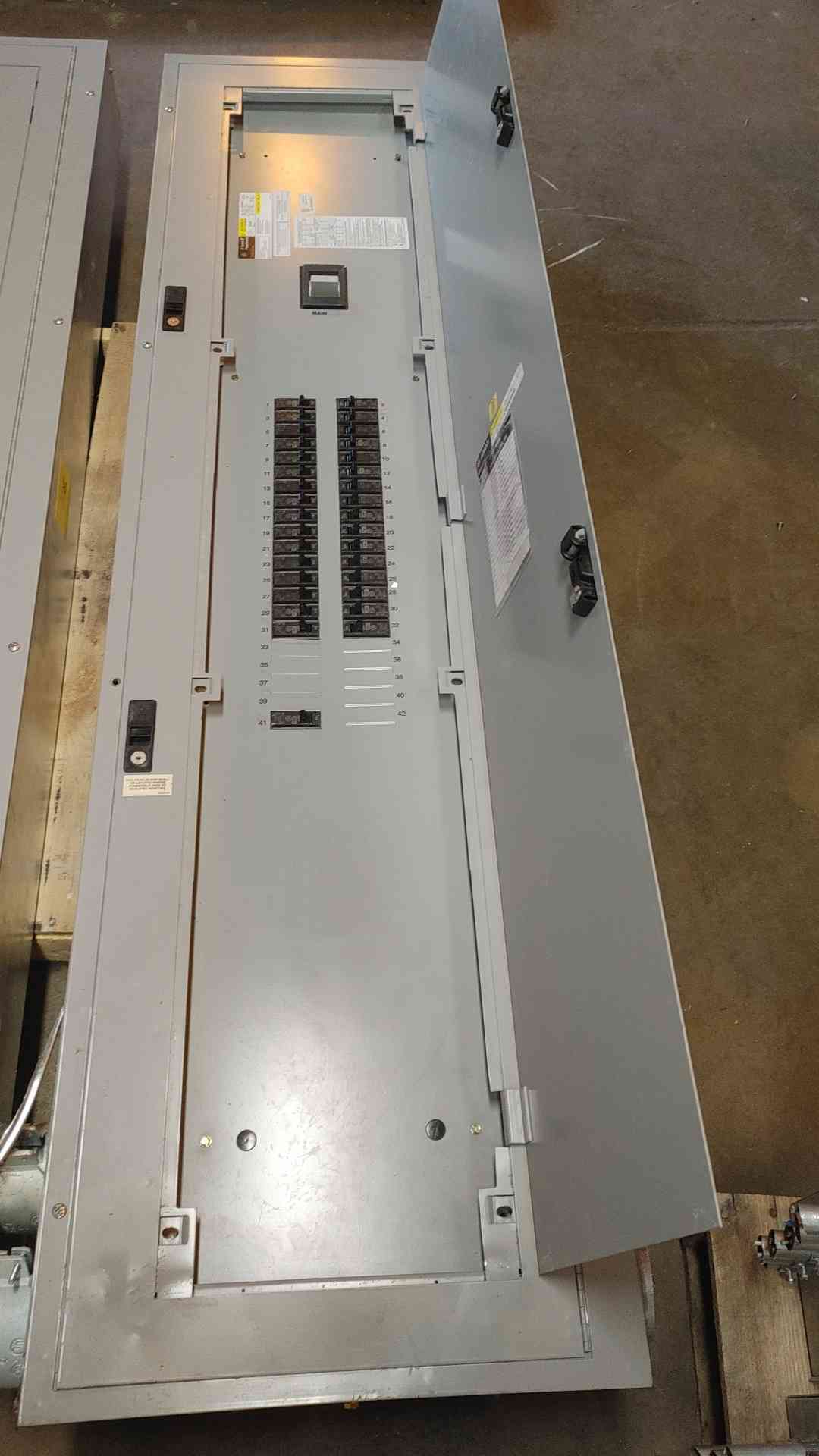 GE A Series 2 Panelboard ALF3424CTX 400 AMP 208/120v w/ Main (108920)