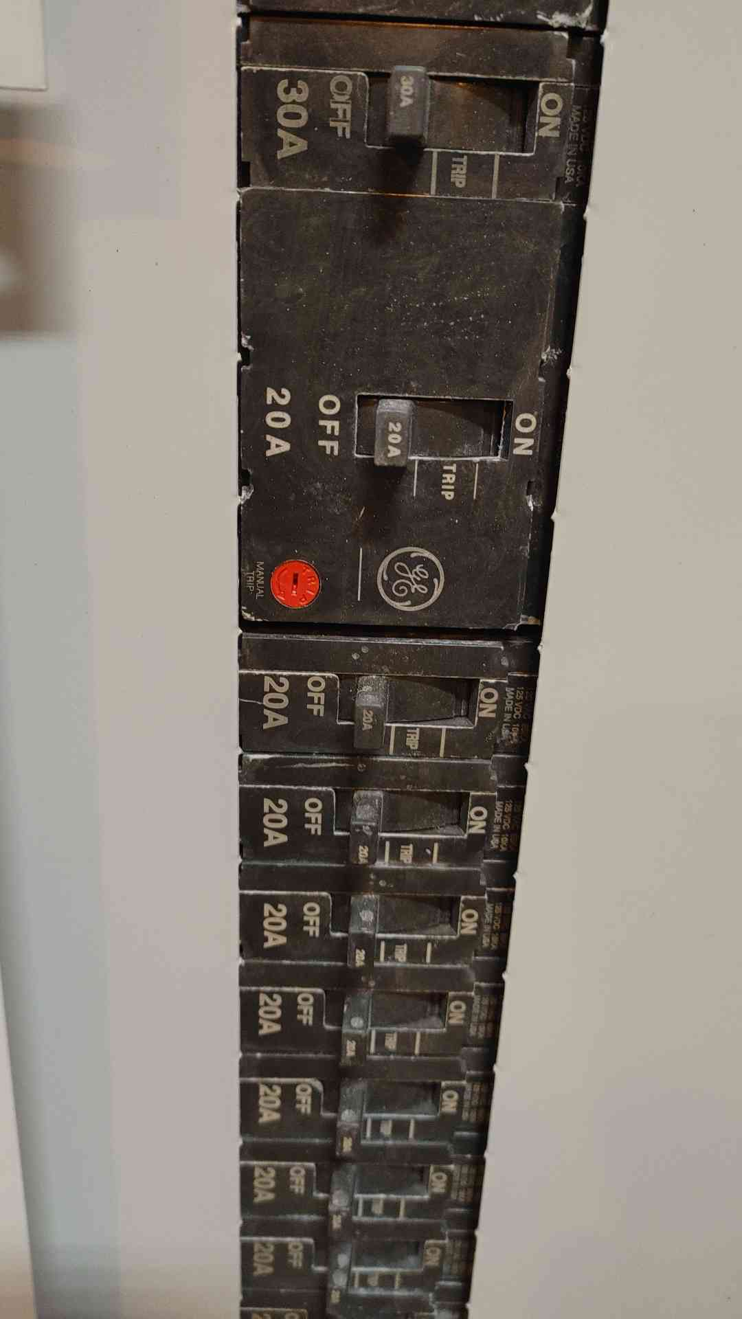 GE A Series Panelboard AEF3422MBX 225 AMP 480/277v 3 PHASE 4 WIRE (108887)