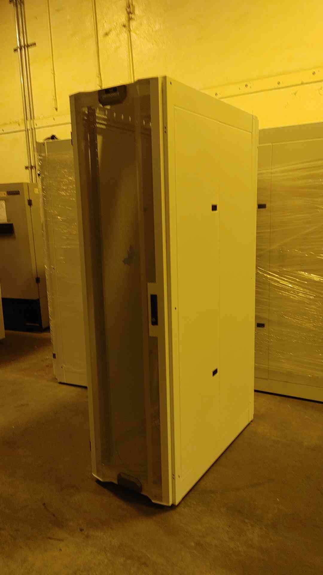 42U Ortronics OptiCool Server Rack Fully Enclosed w/ Cooling OR-LXO4724455-5000 (108407)