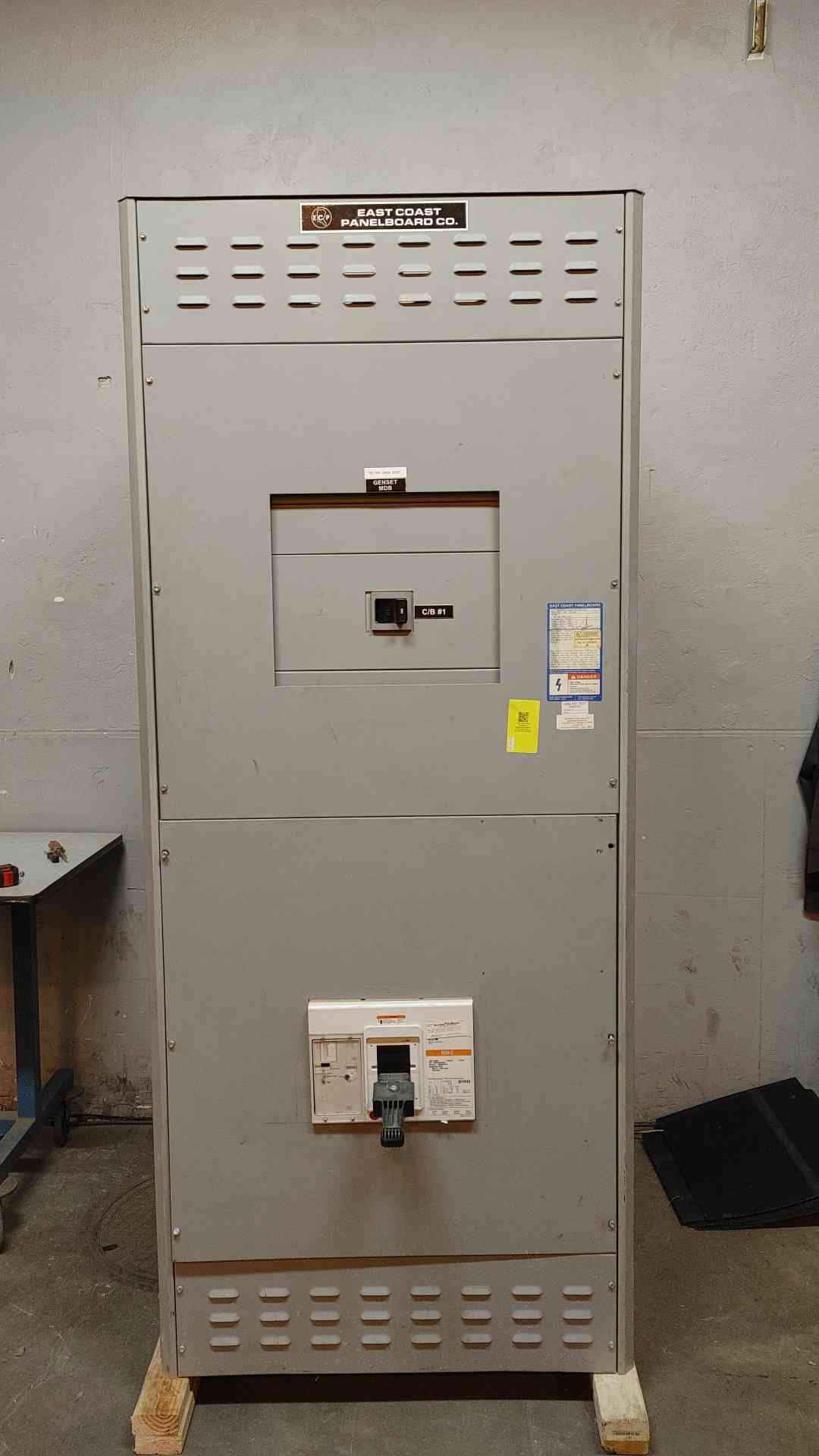 2000A Switchboard Cutler Hammer RGH-C RGH320033EC 208/120V S5 Series FC-III 2000A & 500A Breaker (108898)