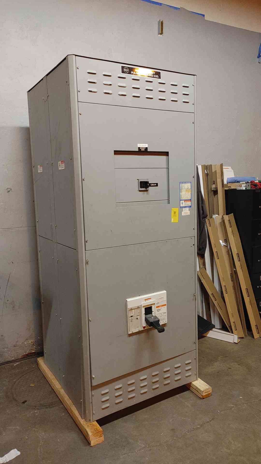 2000A Switchboard Cutler Hammer RGH-C RGH320033EC 208/120V S5 Series FC-III 2000A & 500A Breaker (108898)