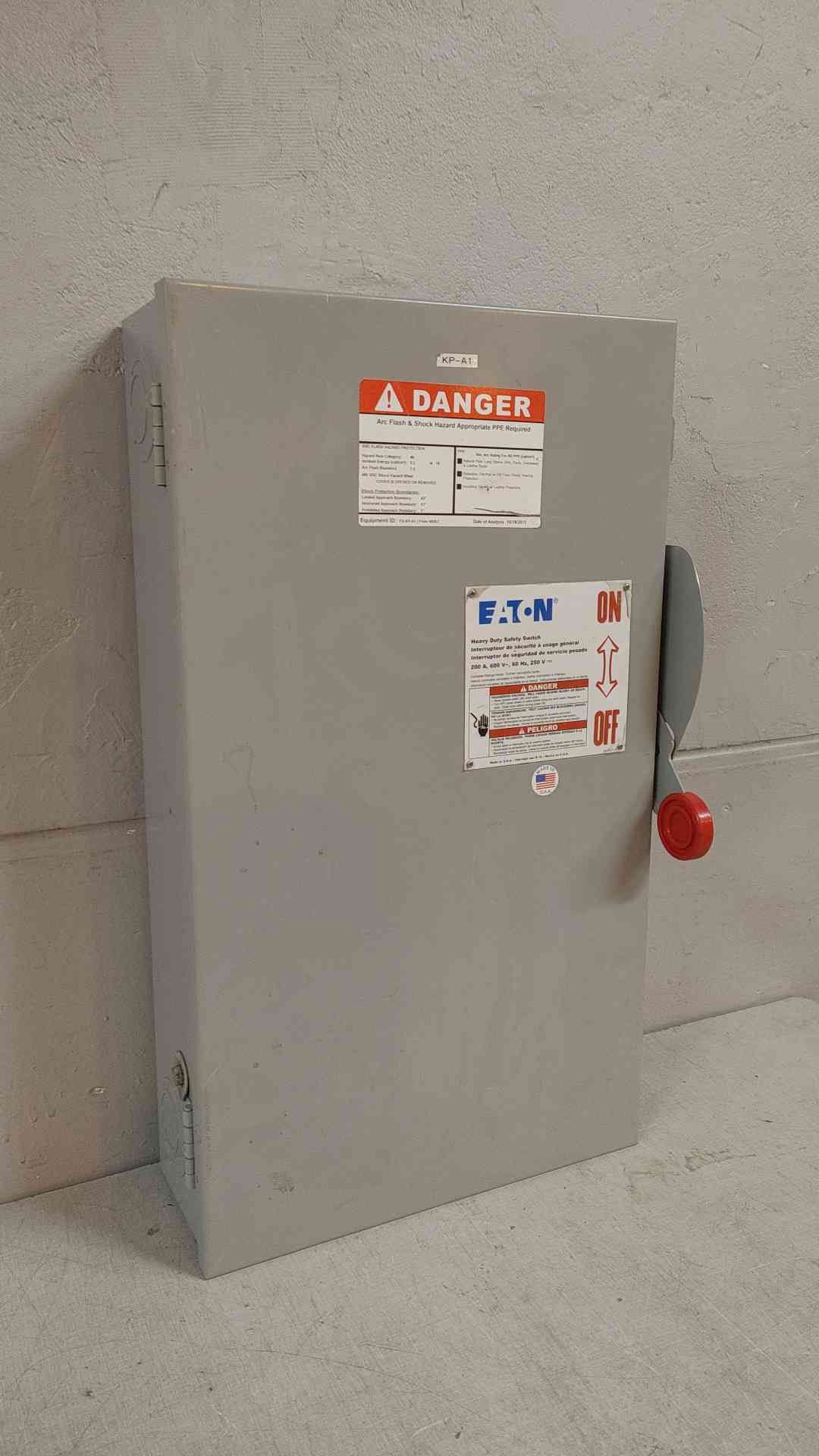 Eaton Cutler-Hammer Heavy Duty Fused Safety Switch 200A 600VAC DH364FGK (108929)
