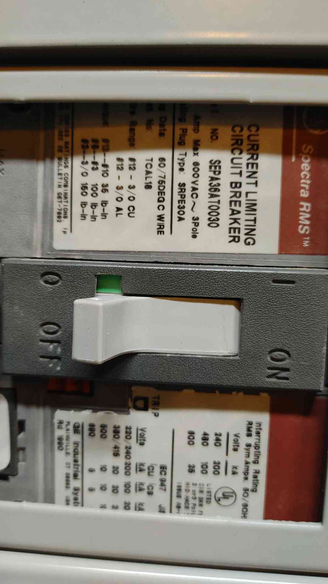 GE Spectra 480V 600 Amp 3 PH Panelboard 20 Breaker SEPA36AT0030 & Meter (108930)