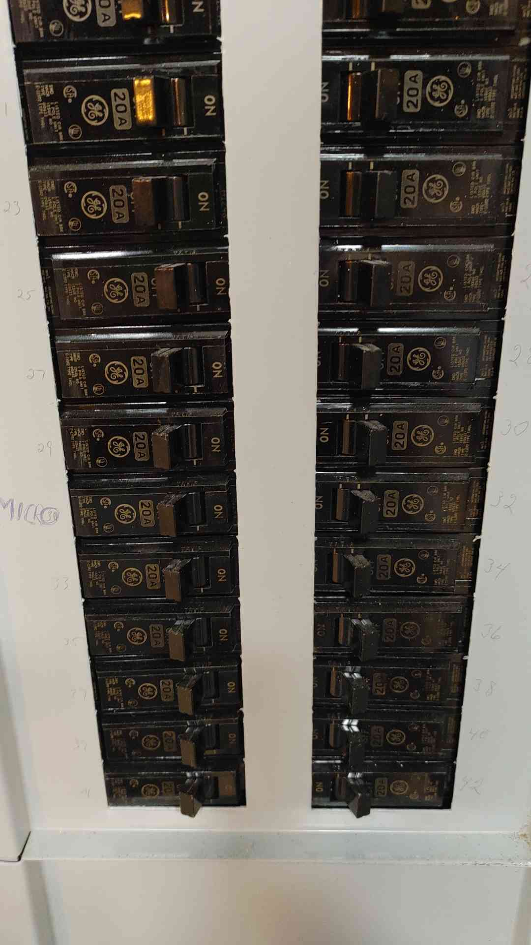 GE A Series Panelboard 400 Amp 208/120V 3PH w/ Main (108932)