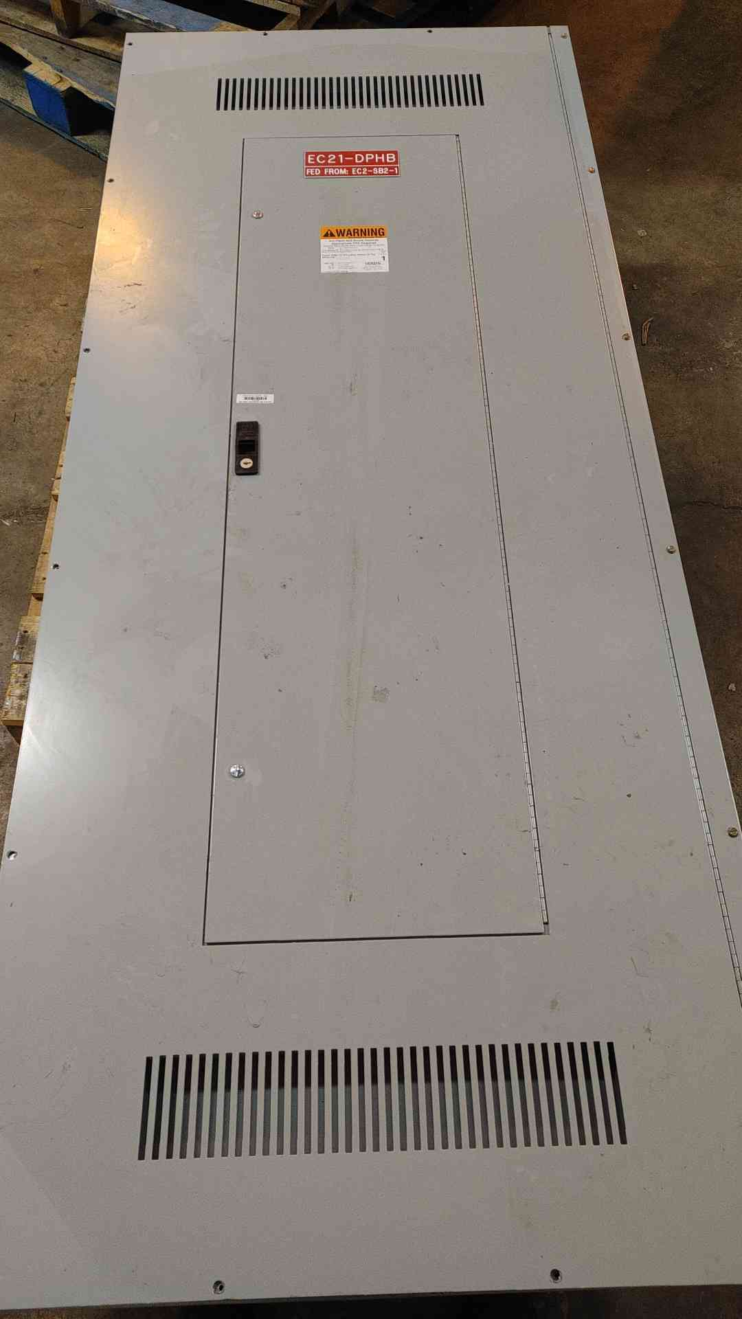 GE Spectra Panelboard 800 Amp 480V 3Ph 4 Wire 6 Breakers (108976)