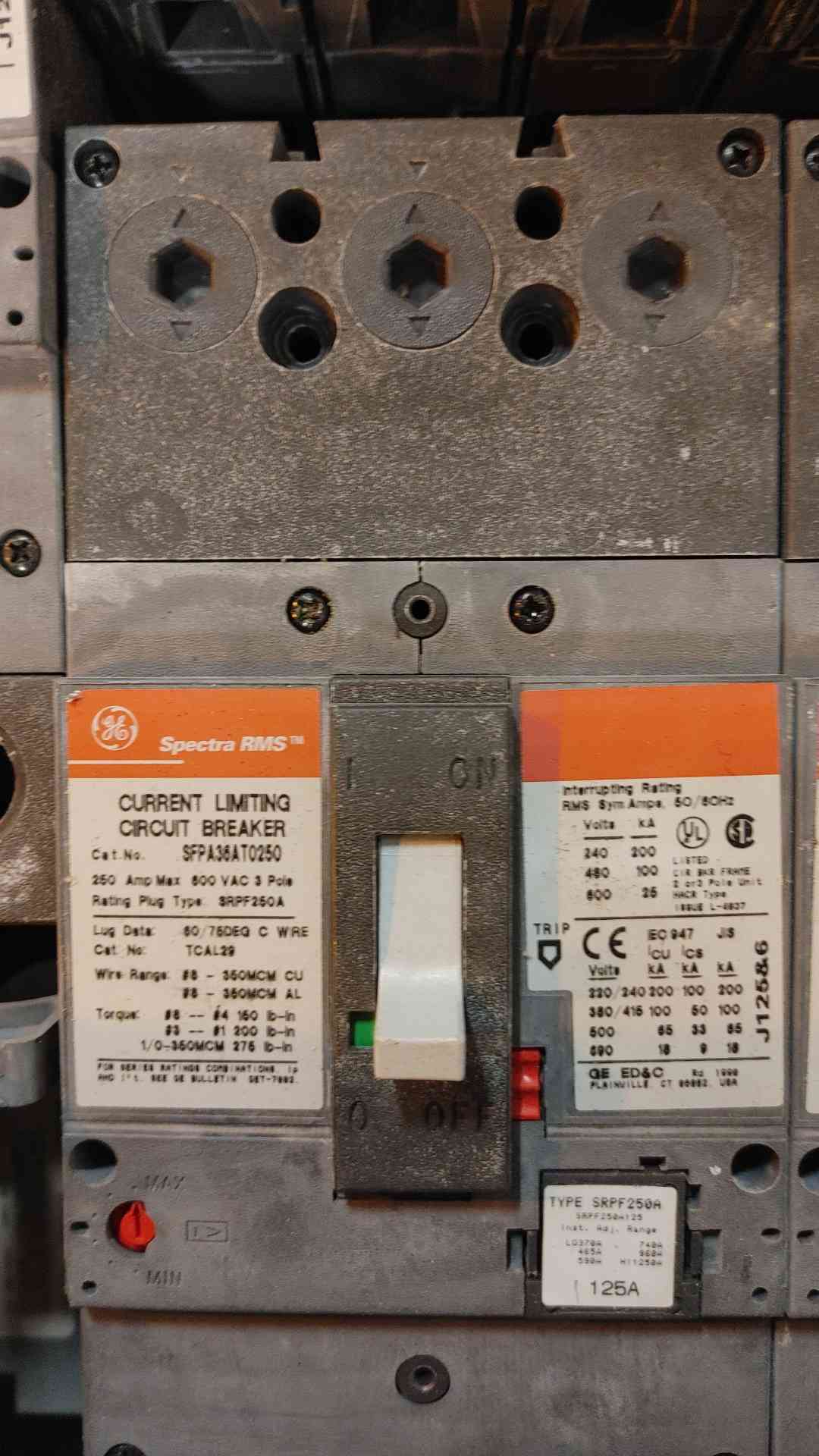 GE Spectra Panelboard 800 Amp 480V 3Ph 4 Wire 6 Breakers (108976)