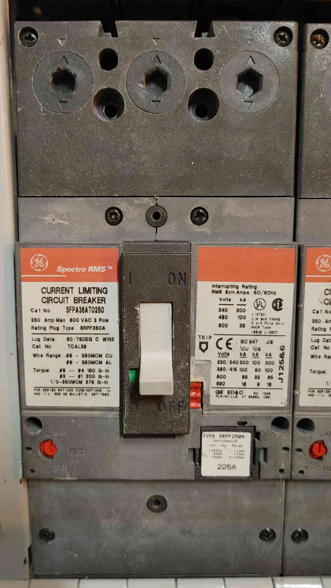 GE Spectra Panelboard 800 Amp 480V 3Ph 4 Wire 6 Breakers (108976)