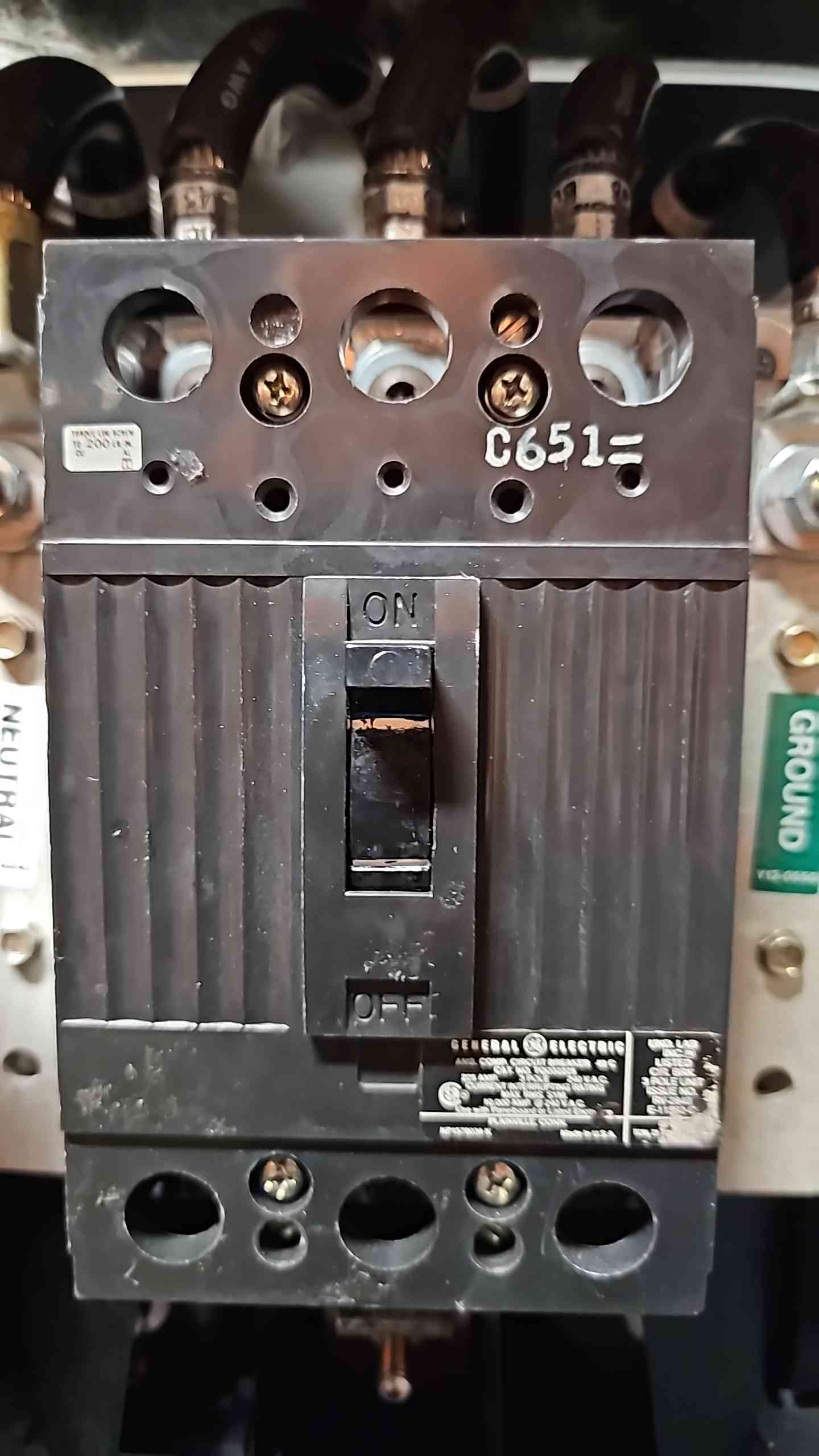 225KVA Liebert PDU PPA225C 480V x 208/120v 3PH Power Distribution Unit