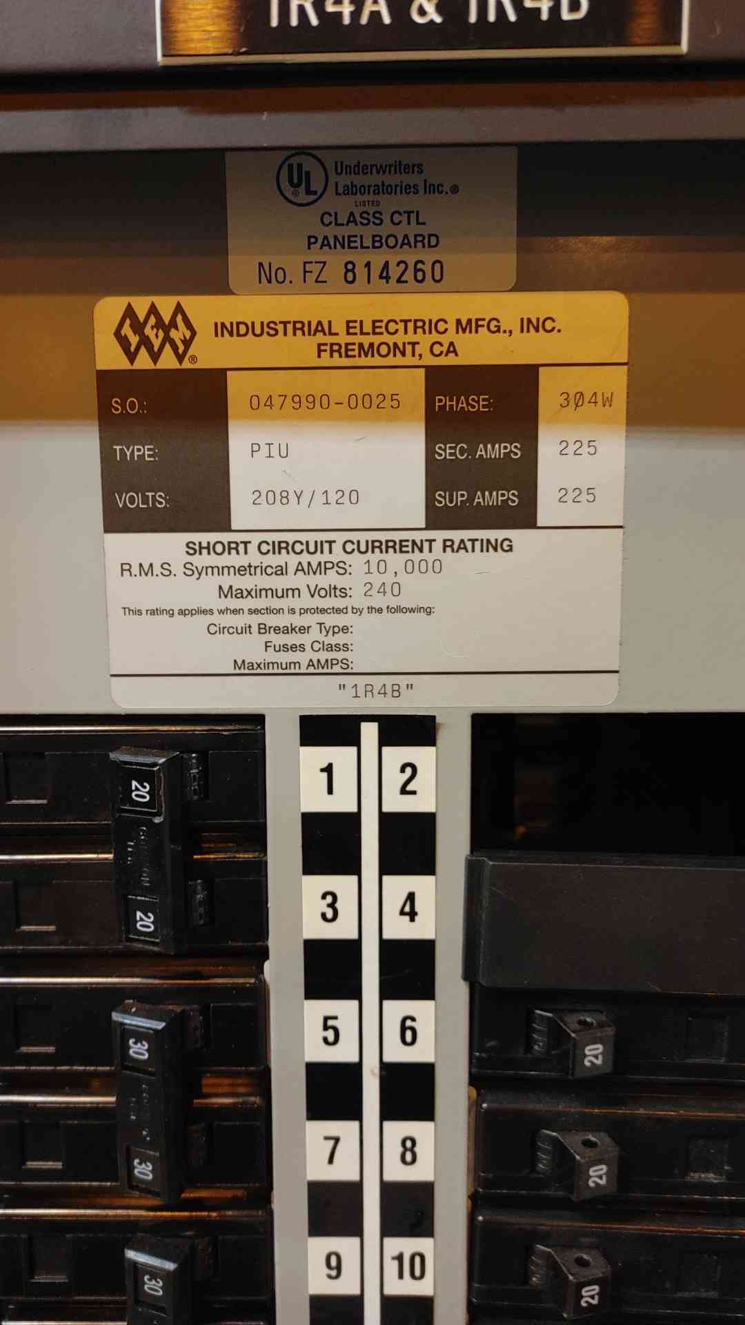 225A IEM Industrial Panelboard Dual 42 Pole Distrbution 208/120 V 3ph 4 Wire Black (109151)