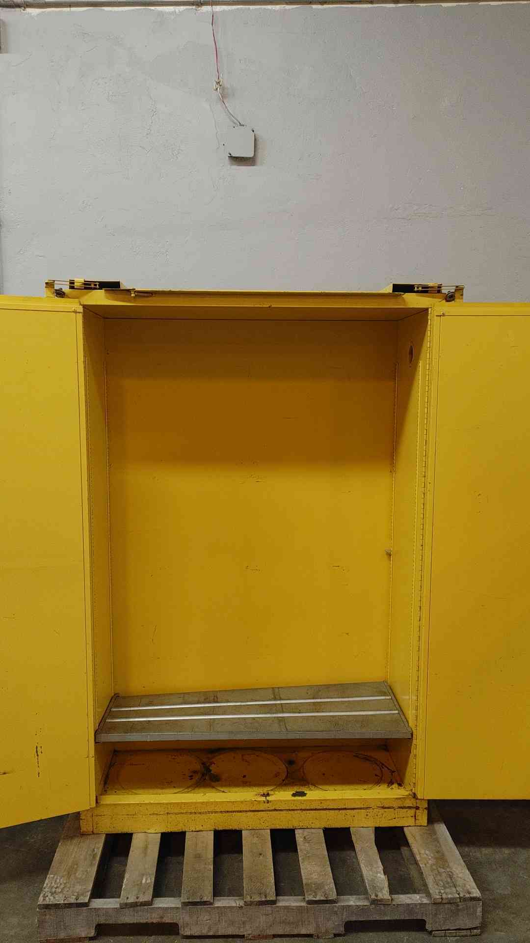 A&A Sheet Metal Se-Cur-All Flammable Safety Storage Cabinet (109241)