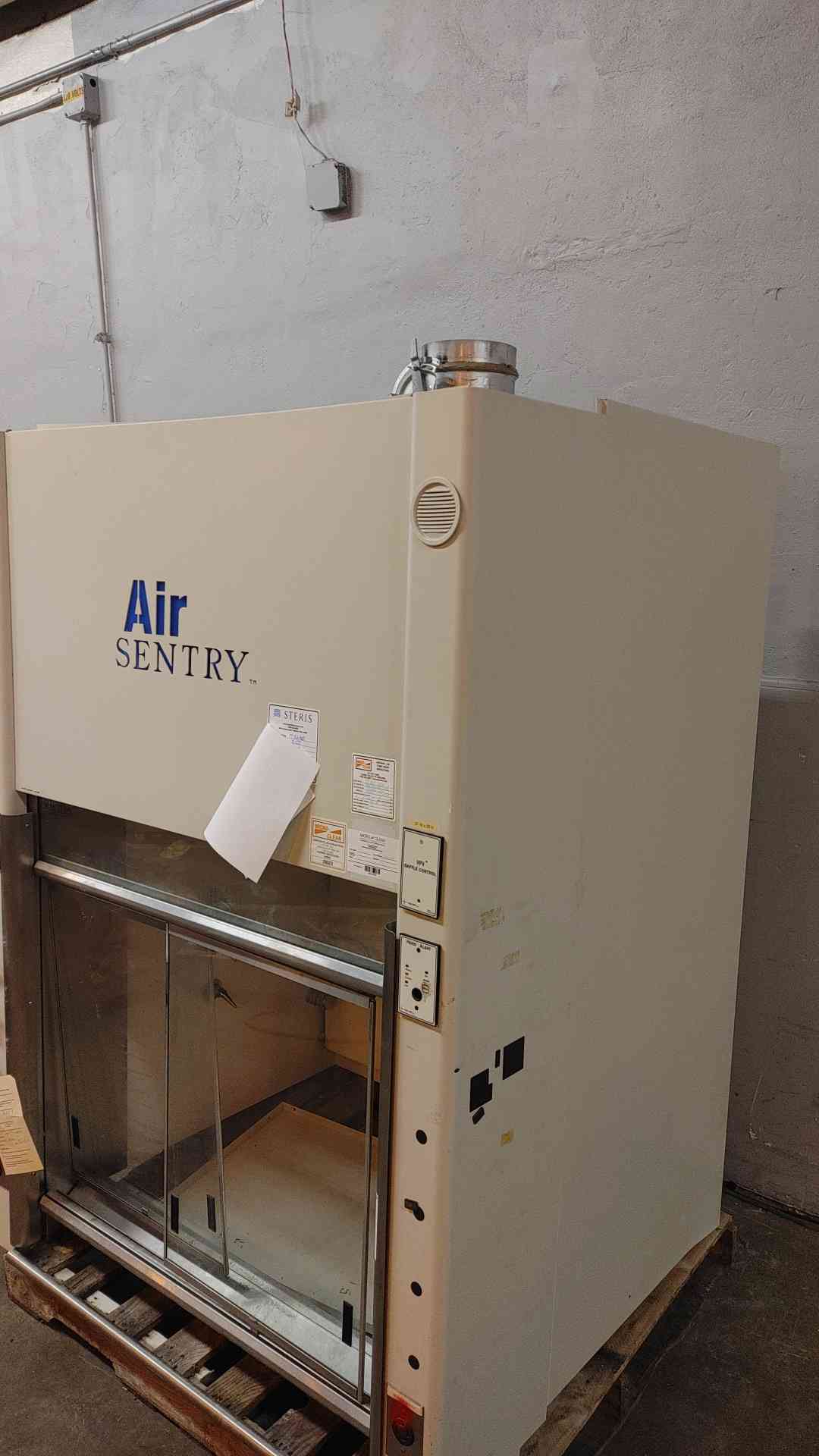 4' LabCrafters Air Sentry Chemical Fume Hood & Flammable Base Cabinet 2 Way Sash (109278)