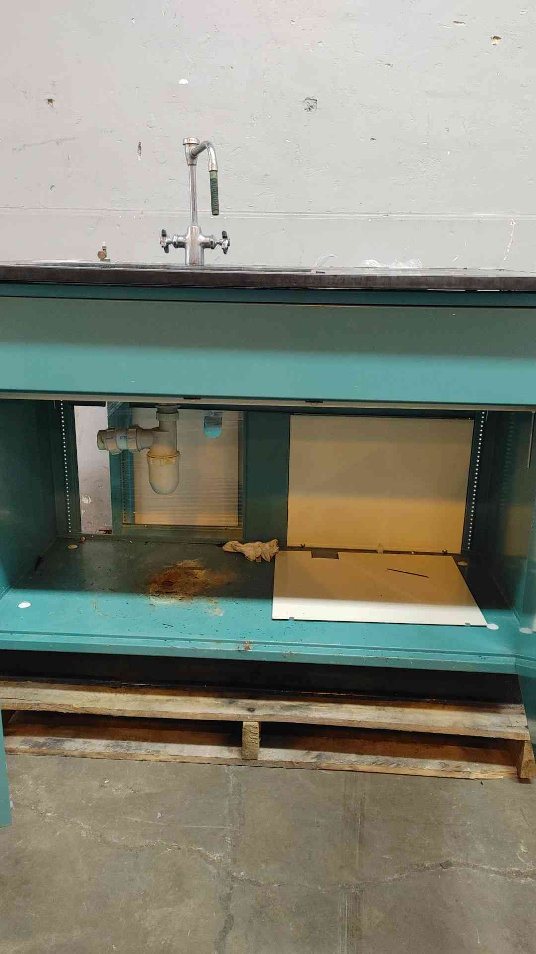 4' Kewaunee Sink Base Bundle (109312)