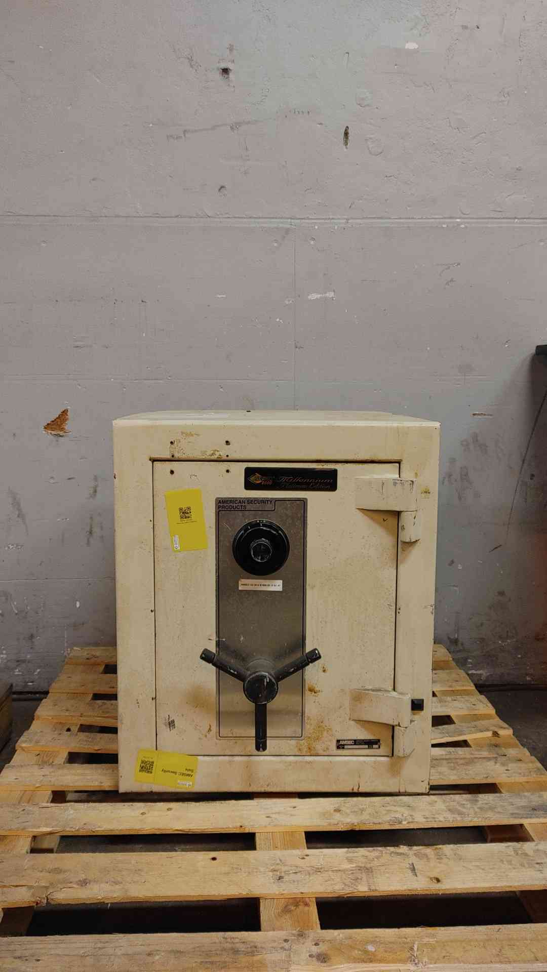AMSEC Millennium Platinum Edition safe, model CE1814