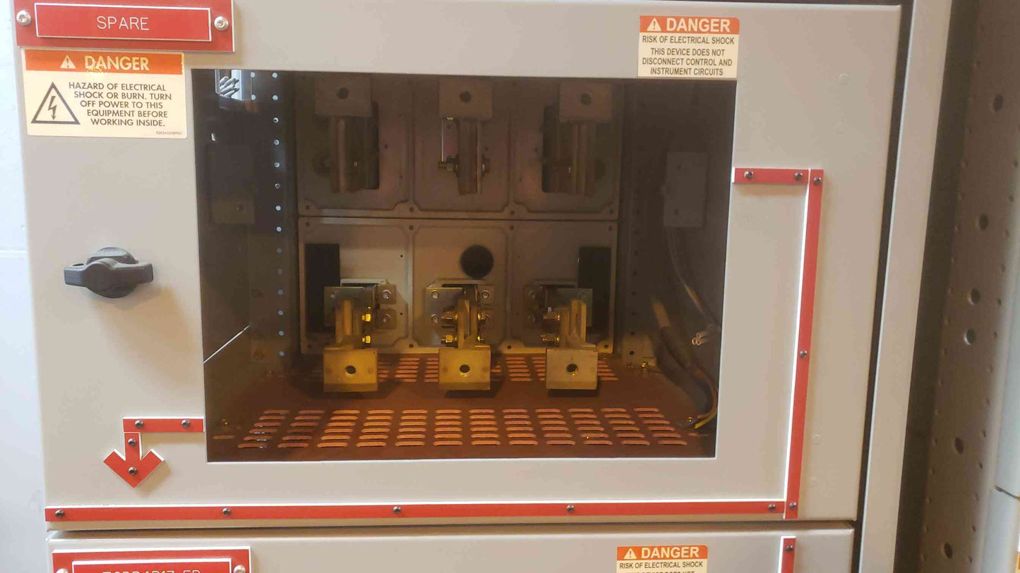 GE 4000A Power Break Switchgear Section 5 3x 800A Dist Breaker SHF08B208H (SKU: 109443)