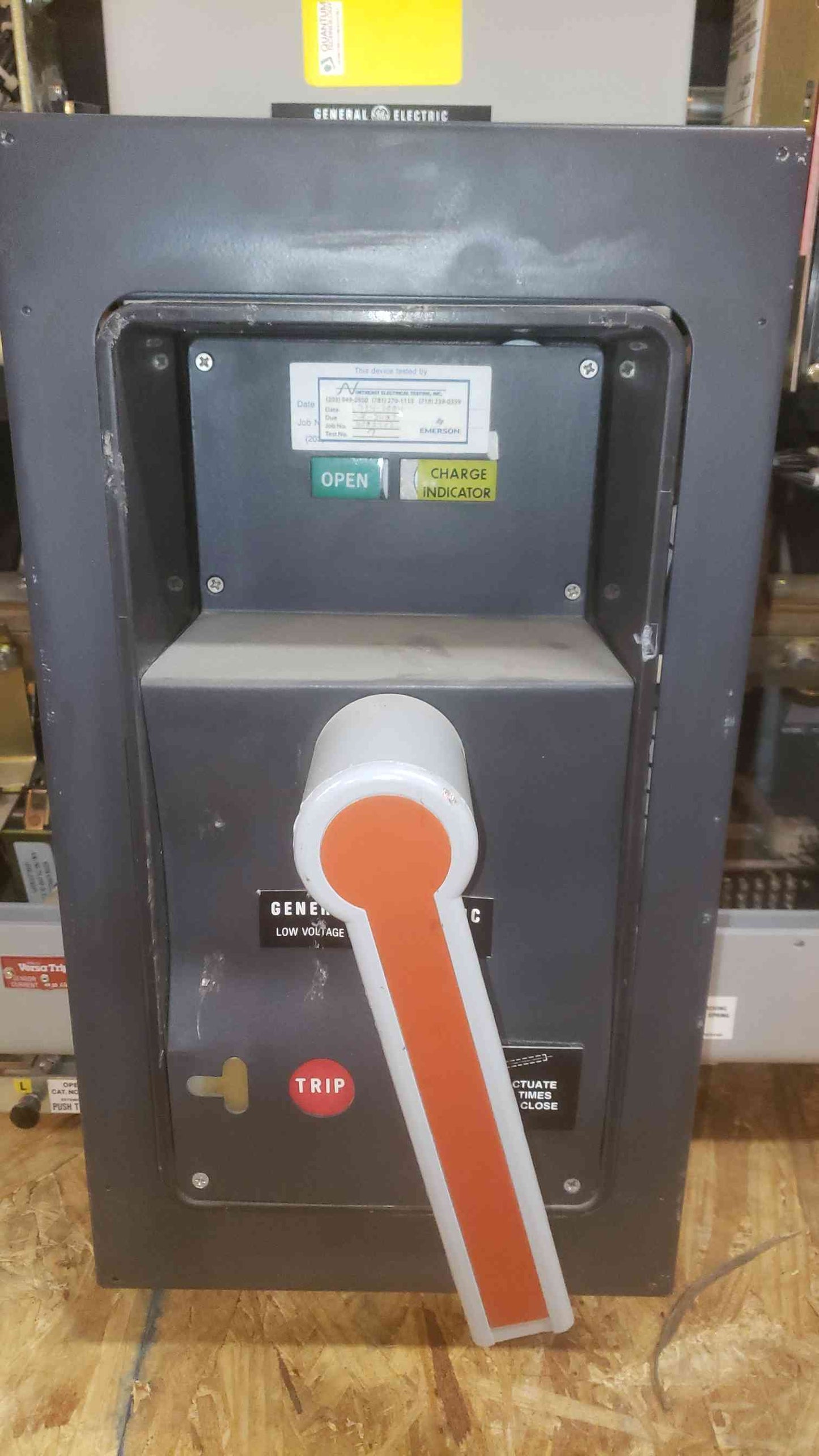GE 4000A 635V Max Low Voltage Power Circuit Breaker AKR-8D-100-1 (SKU: 109425)