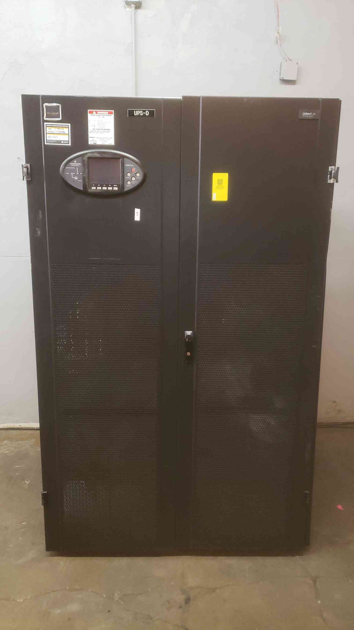 AS-IS Standalone Liebert NX 480V 3PH 4W UPS 38SA200A0A00 (SKU: 109570)