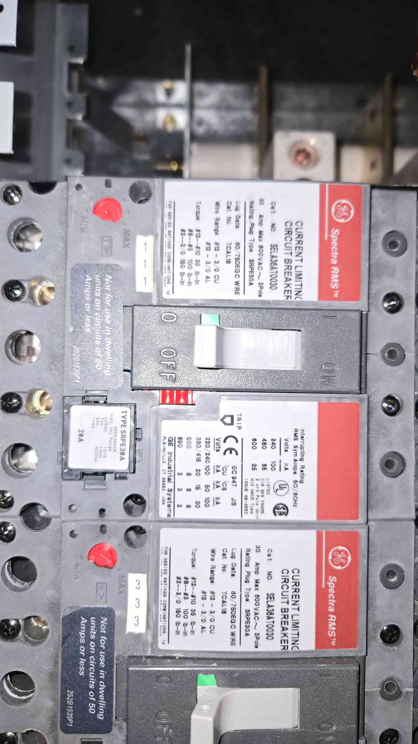 250A Spectra Series Breaker Panelboard 277/480v 14x 30amp breakers