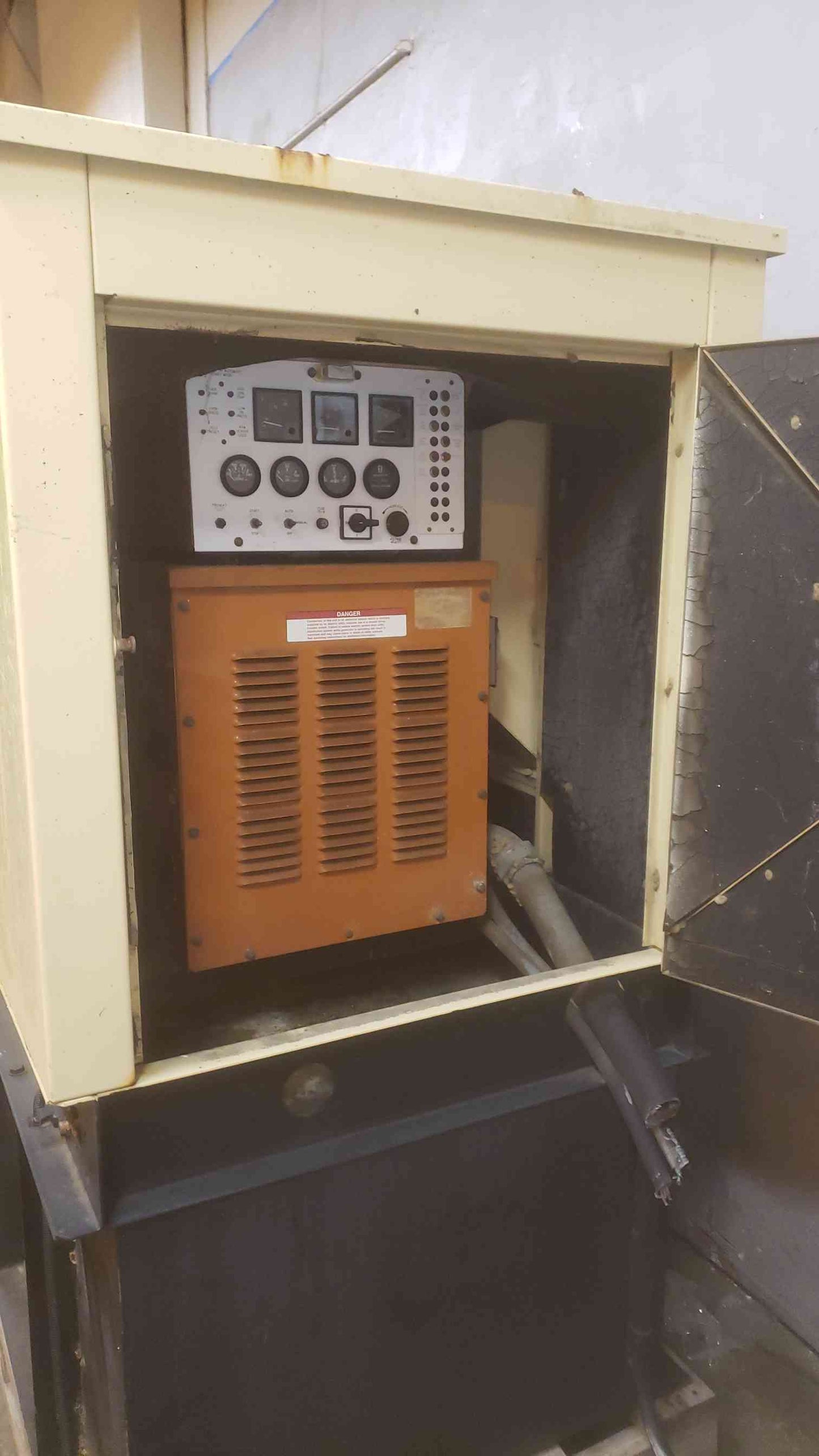 40KW Generac Hino SD040 Diesel Generator 1PH 120/240 '98 (SKU: 109836)