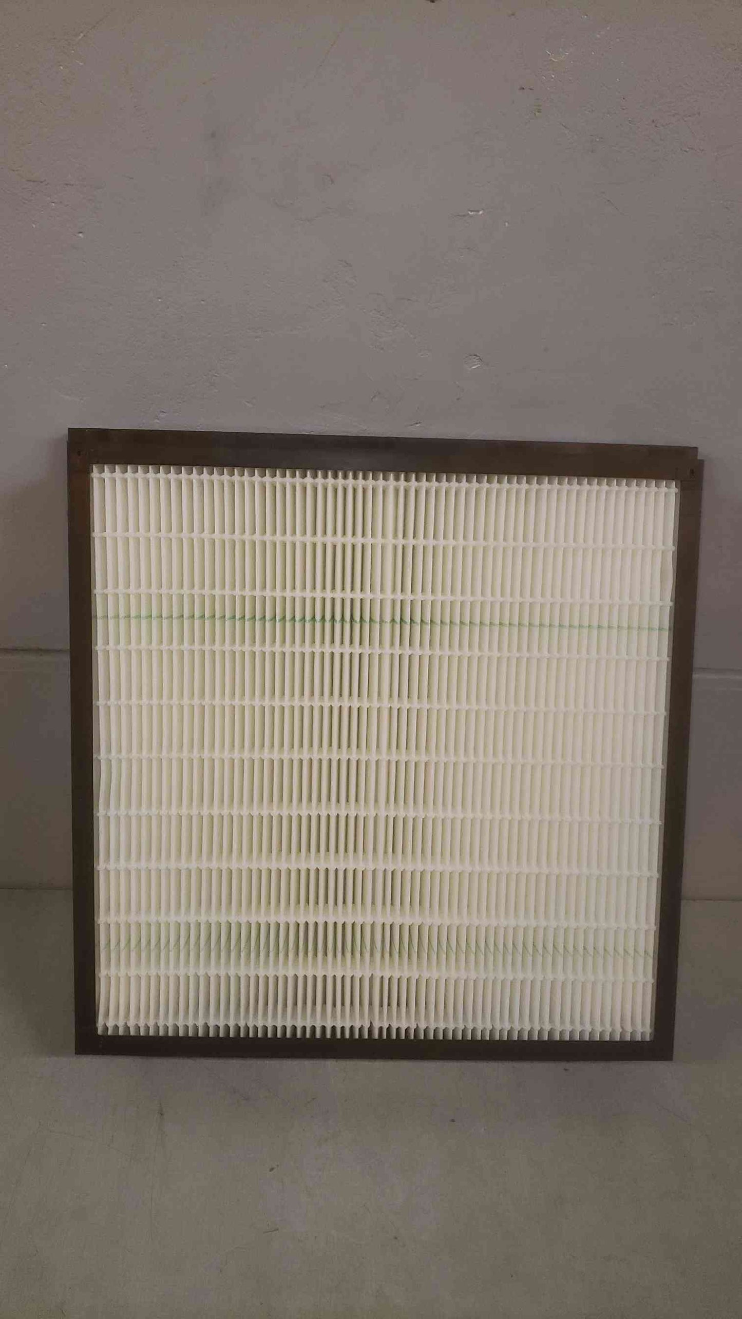 New Box of 3 Aerostar GEOPLEAT Air Filter MERV 14 Plastic Frame 24x24x4 Header Style 21624 (SKU: 109843)