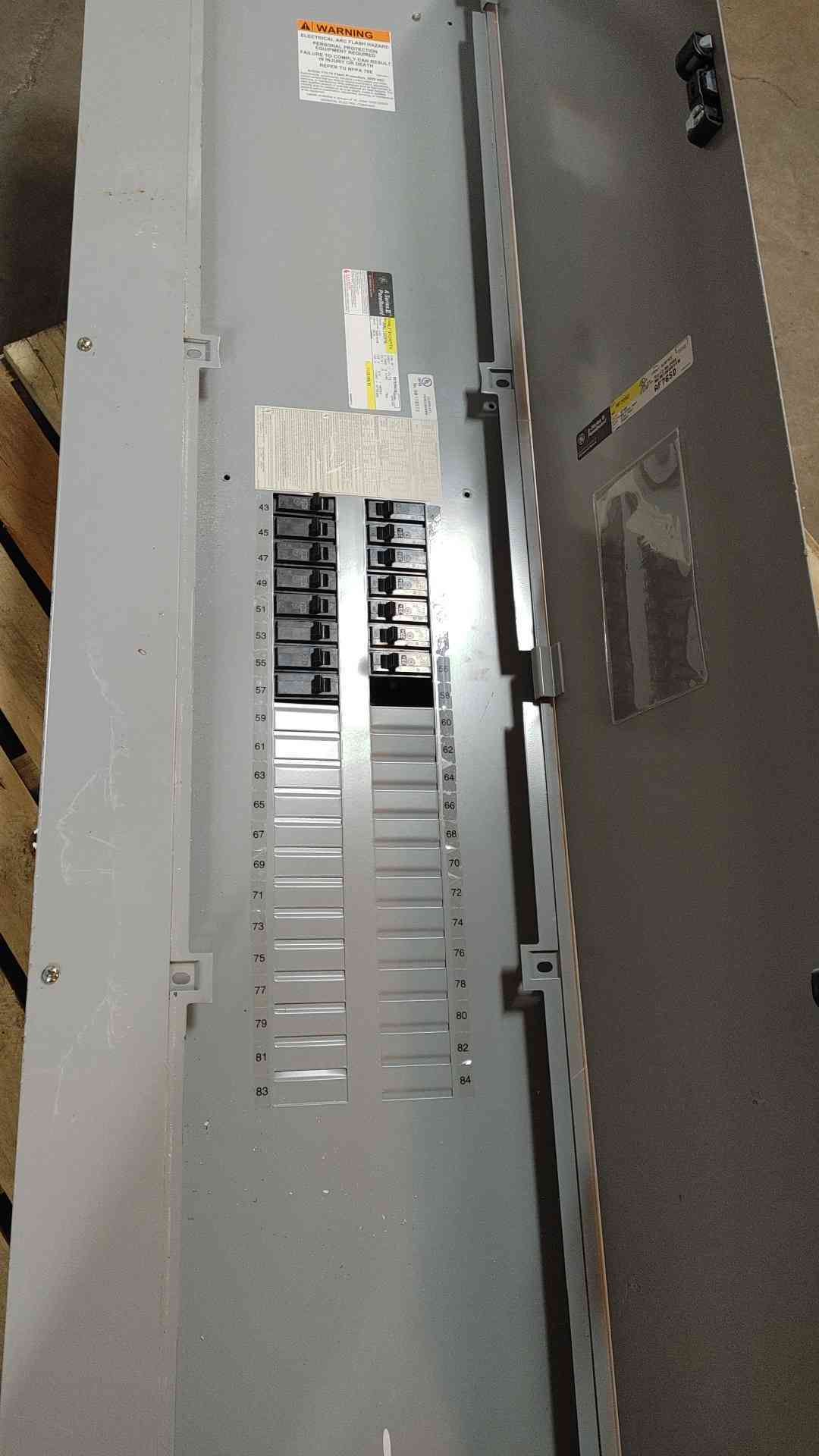GE 120/208V 400A 3PH ALF3424MTX Breaker Panelboard (SKU: 109954)